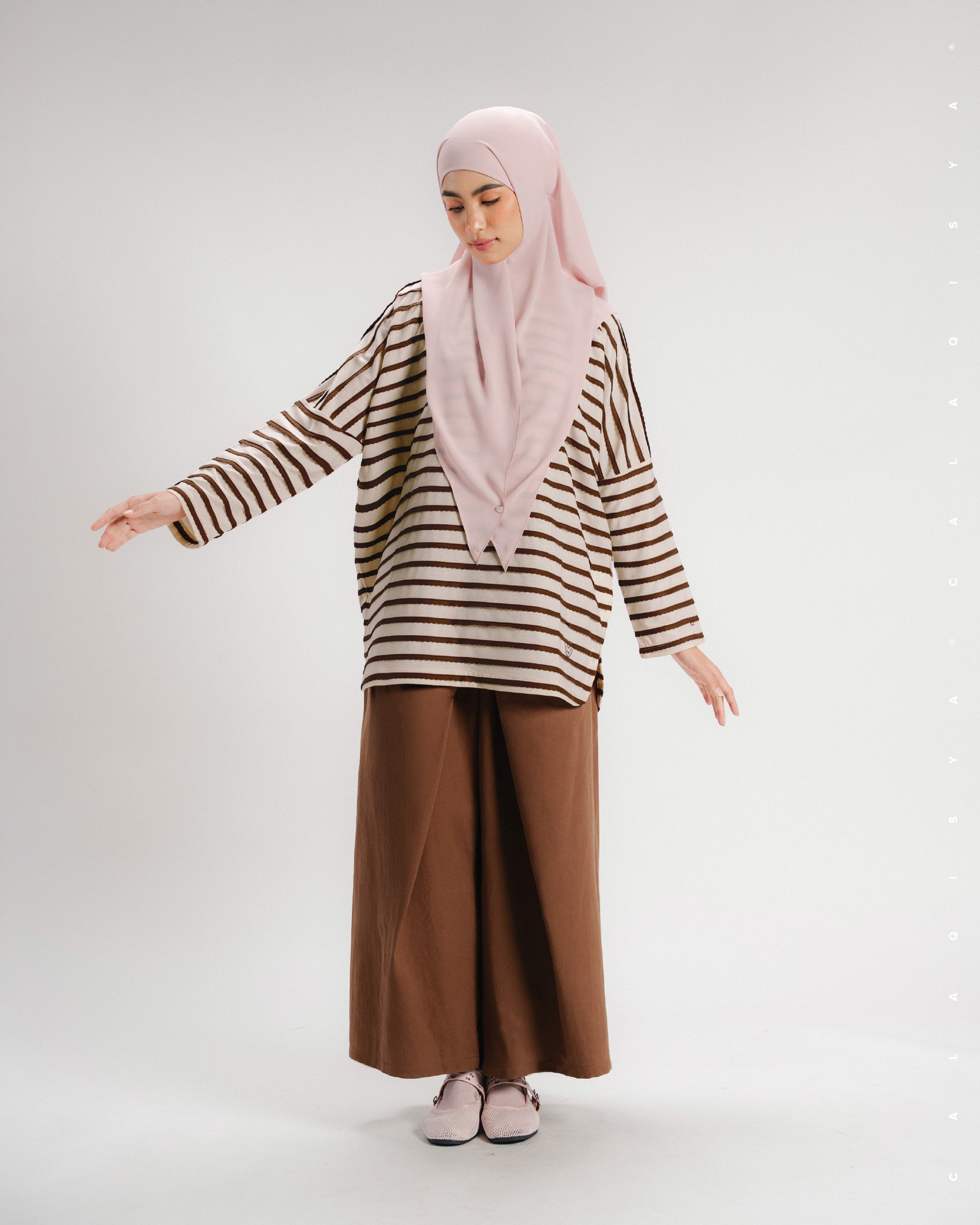 TORTA PANTS (100% COTTON) IN CAMBRIDGE BROWN