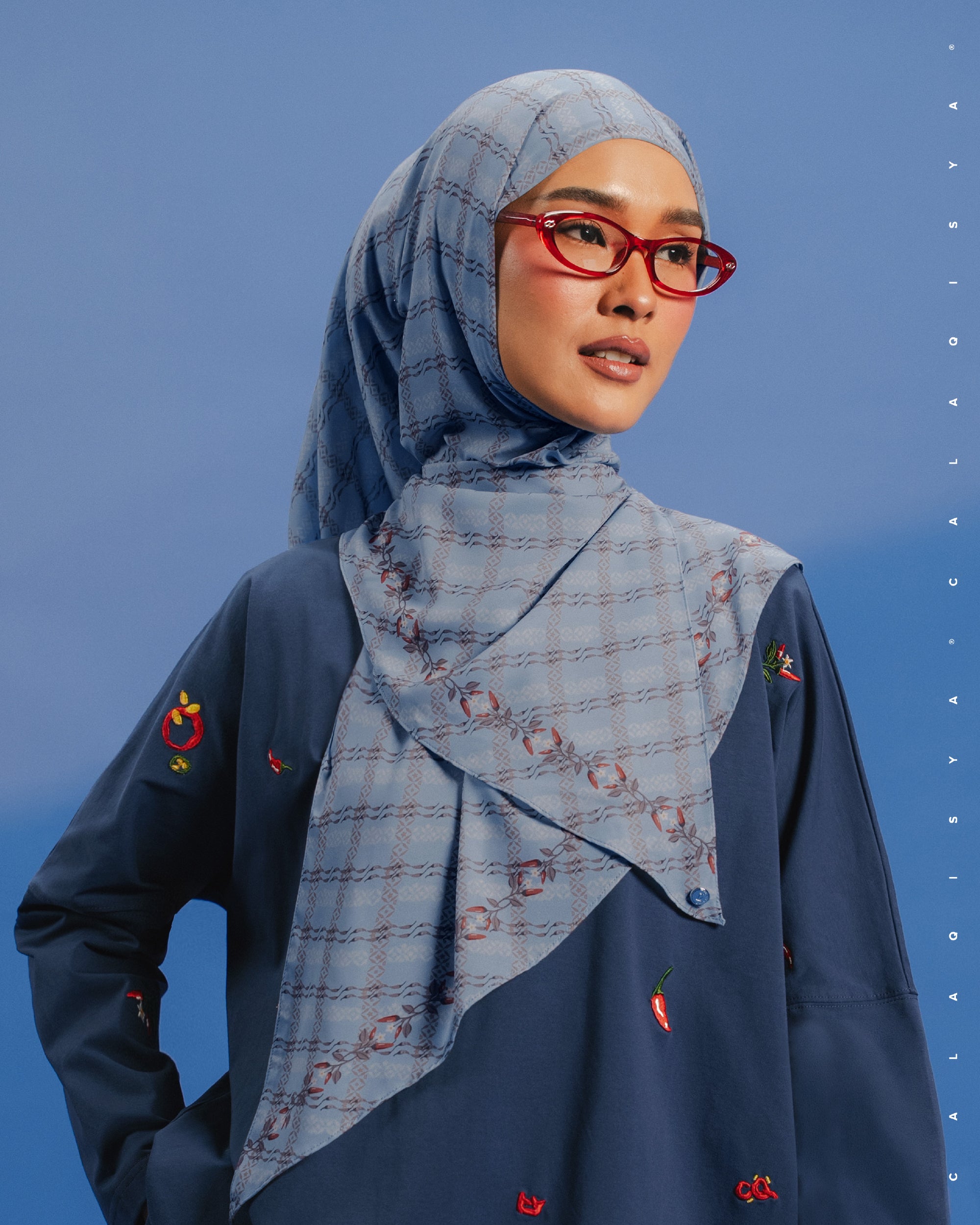 KKCP NEST TIE BACK UNDERCHIN (TRIANGLE) IN CASHMERE BLUE