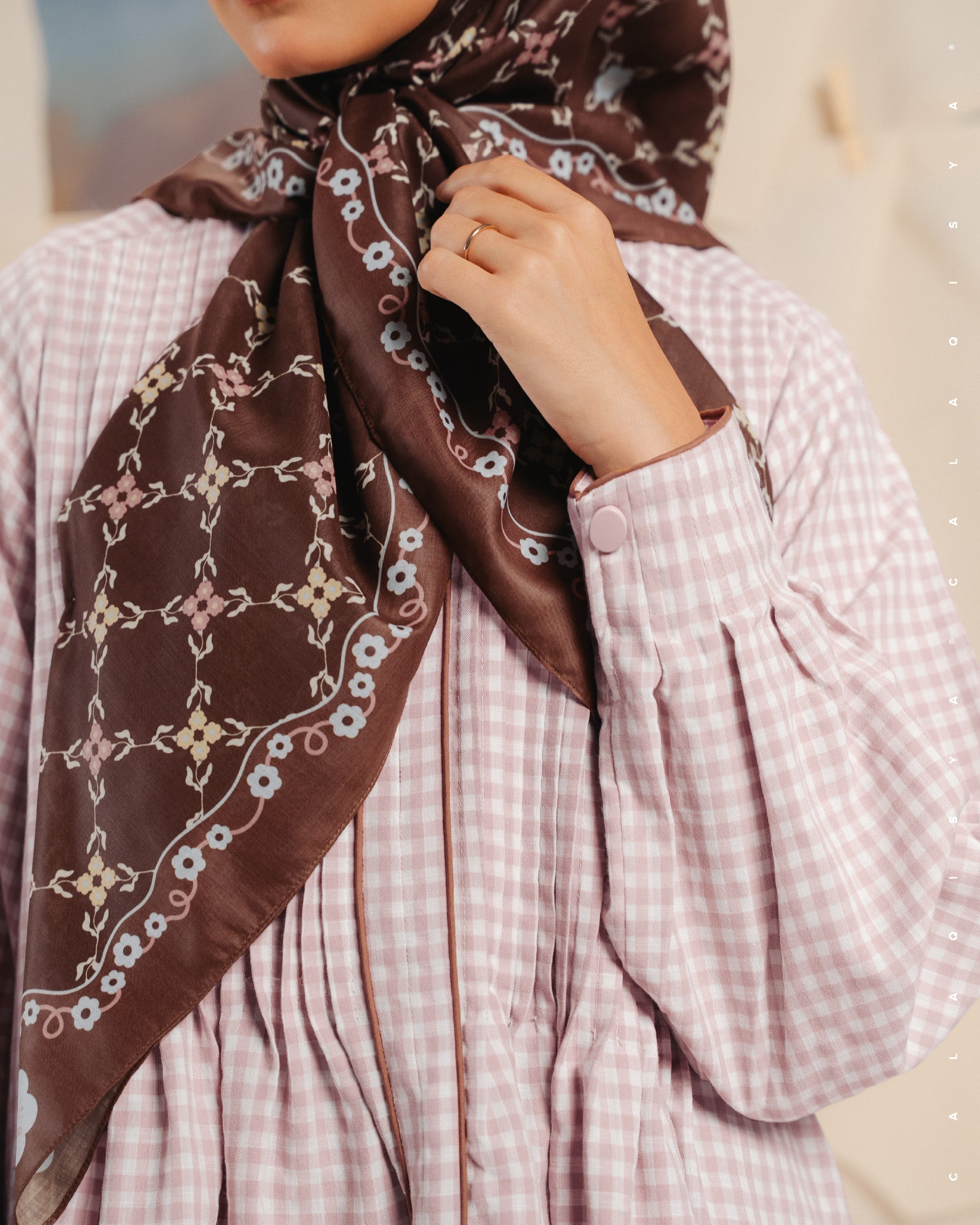 CQ X MACHINO MORA CHECKERED TOP IN CHINTZ ROSE
