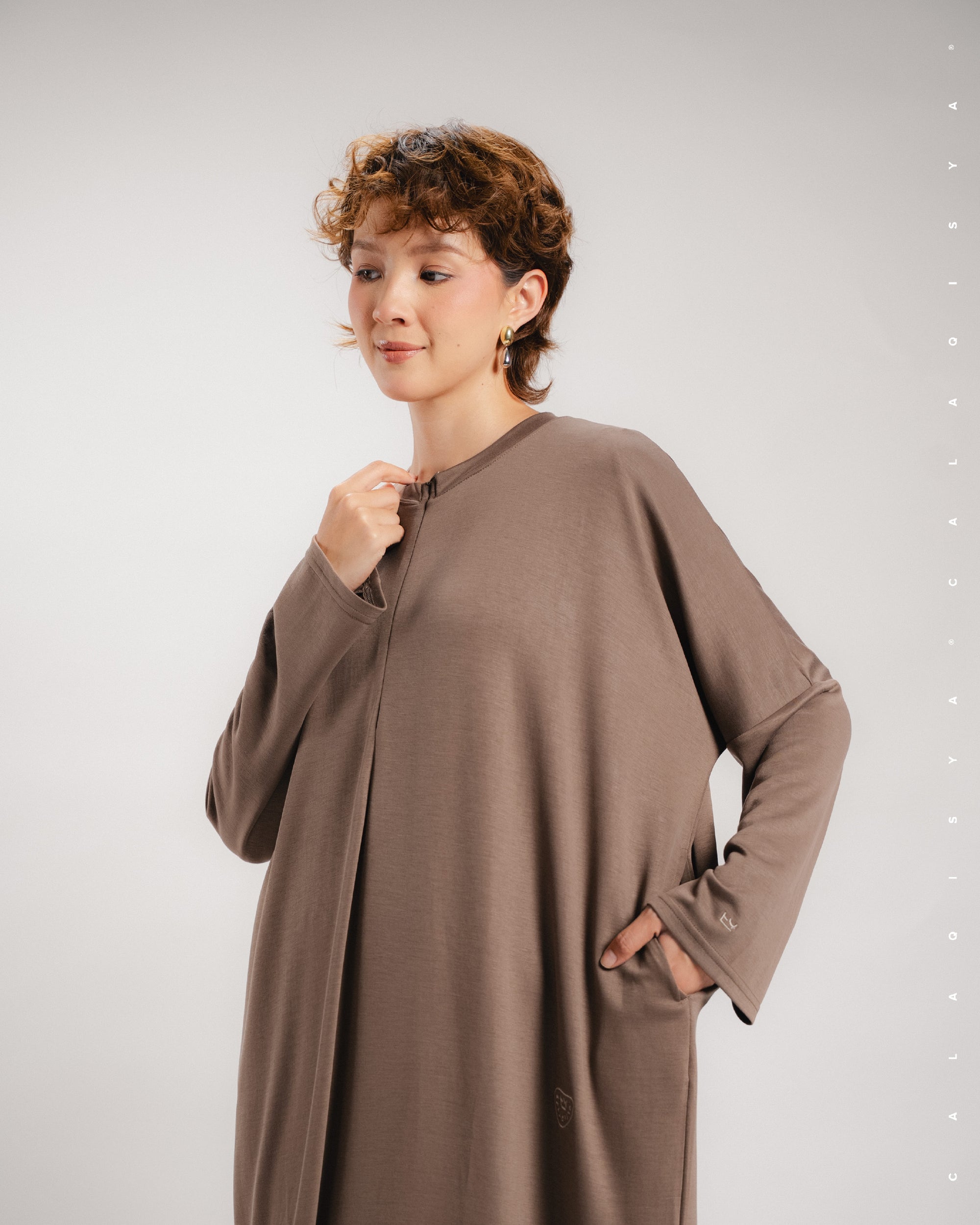 BREATHE RUSH DRESS IN CHOCOLATE LAB
