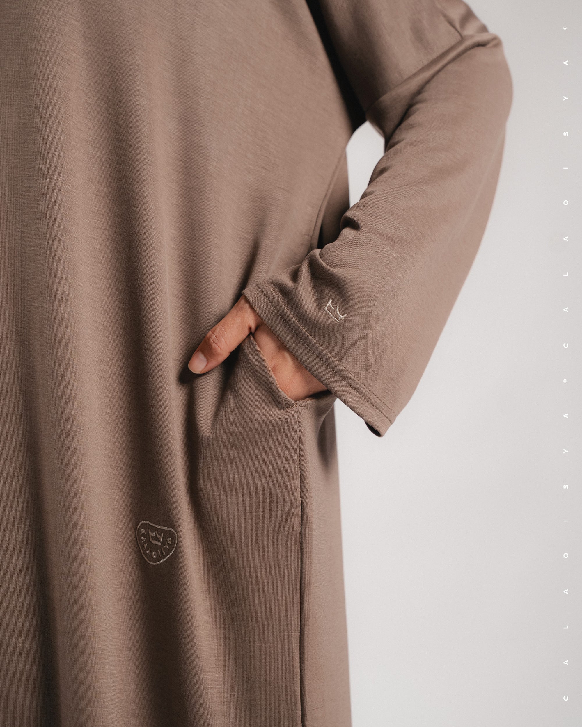 BREATHE RUSH DRESS IN CHOCOLATE LAB