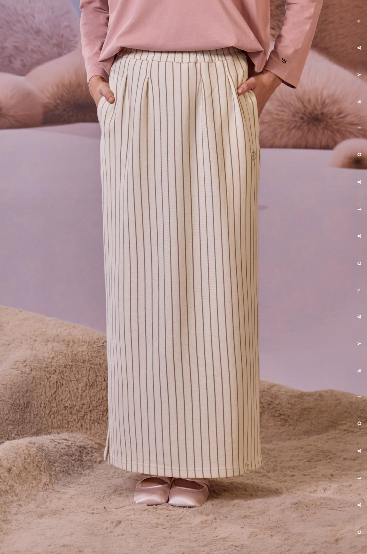 COMFORTWEAR CHEER : STRAIGHT SKIRT IN SAND