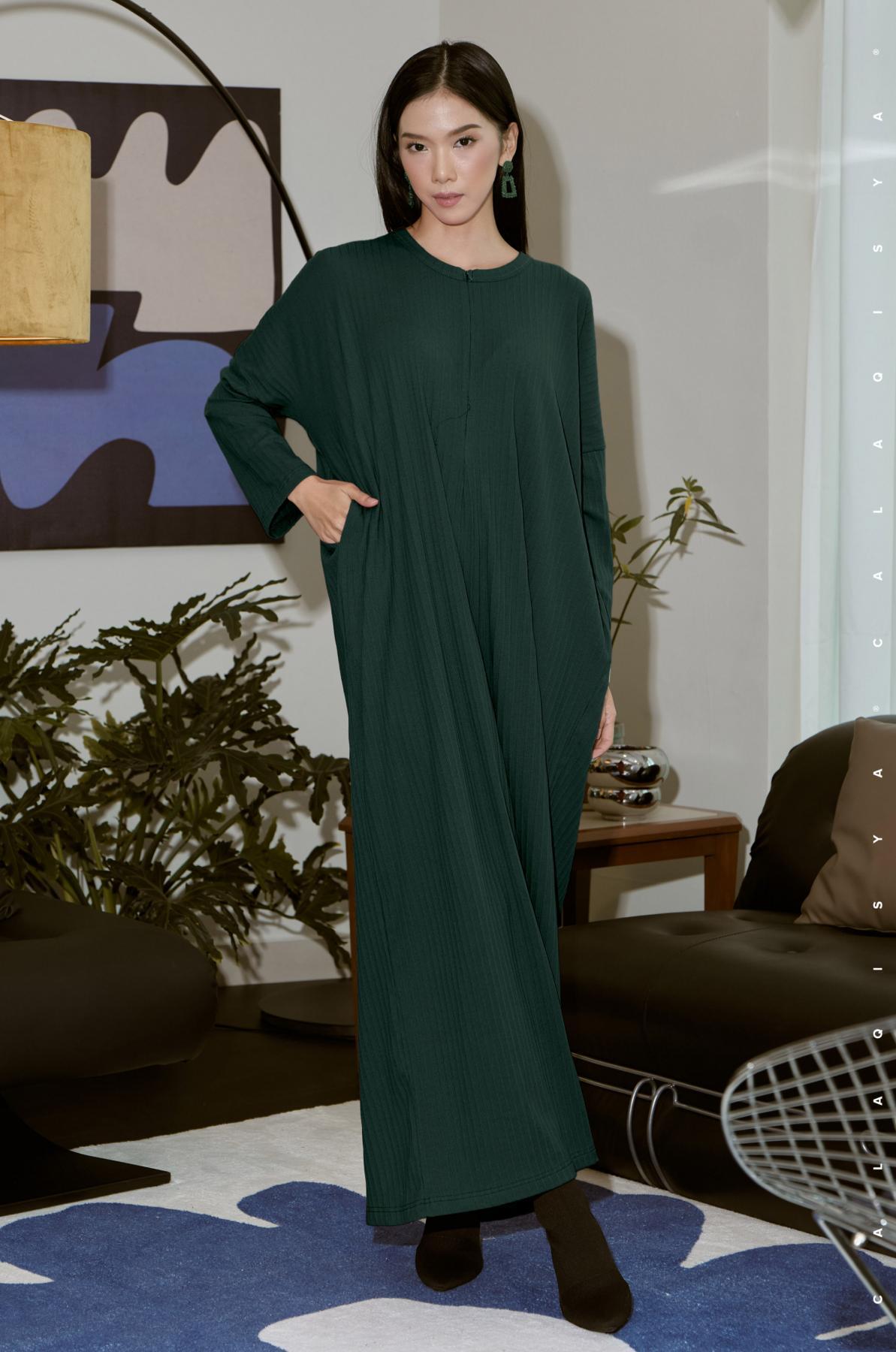 comfortwear-reflection-dress-in-hunter-green-01-20231214170757