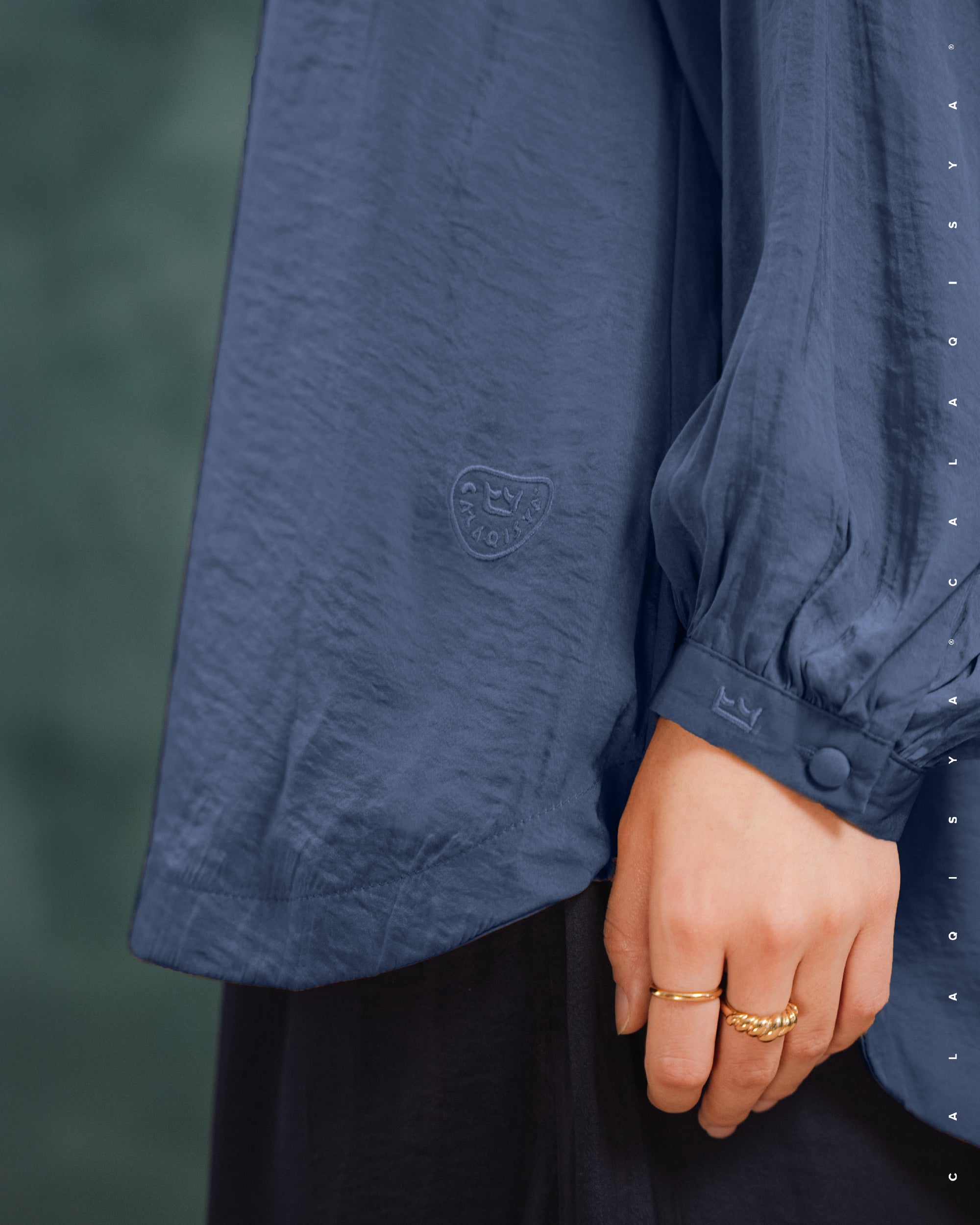 LAUREL BALLOON SLEEVE TOP IN CROWN BLUE