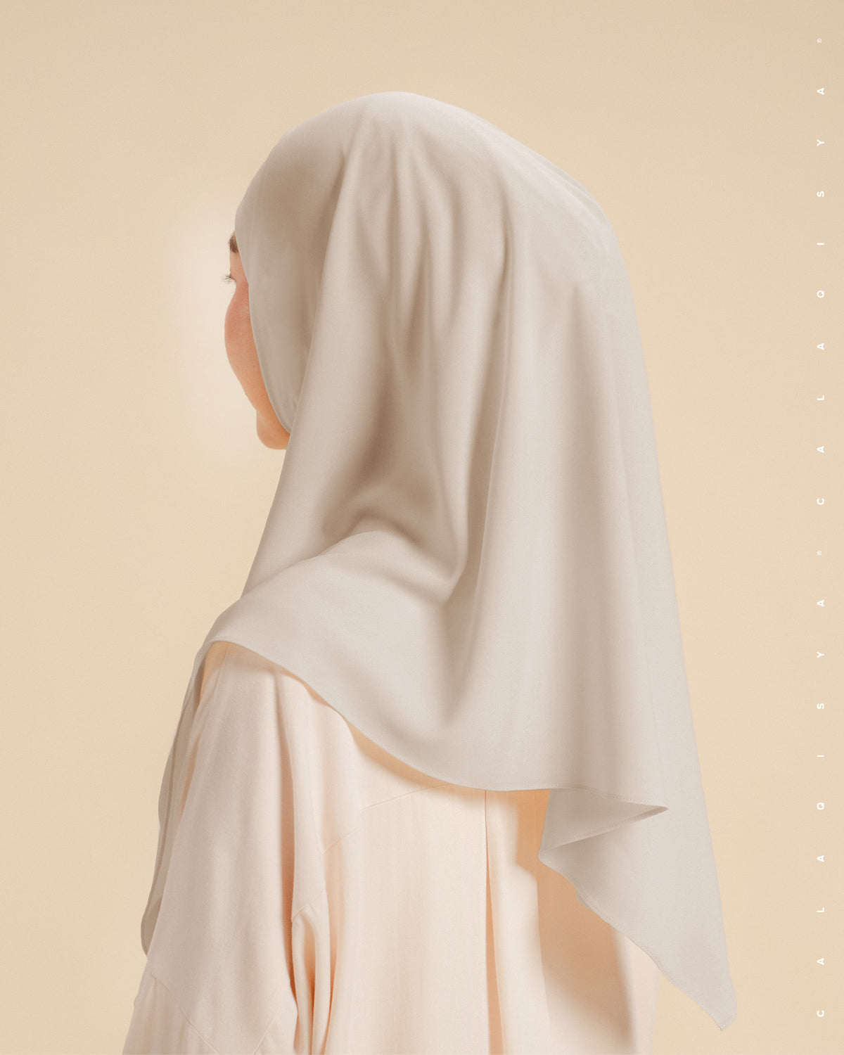 DANIAH TIE BACK UNDERCHIN (TRIANGLE) IN CRYSTAL GREY