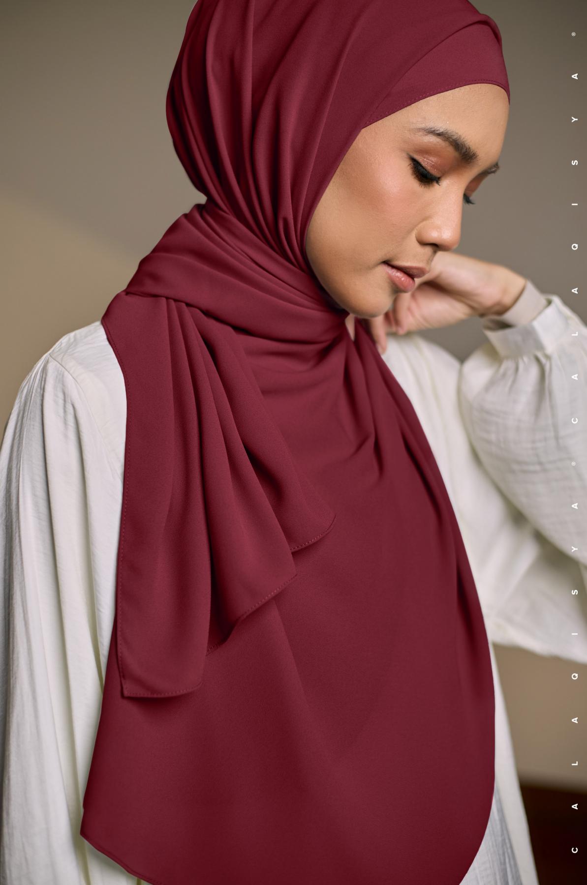 daniah-shawl-2-0-in-rio-red-02-20240912134035