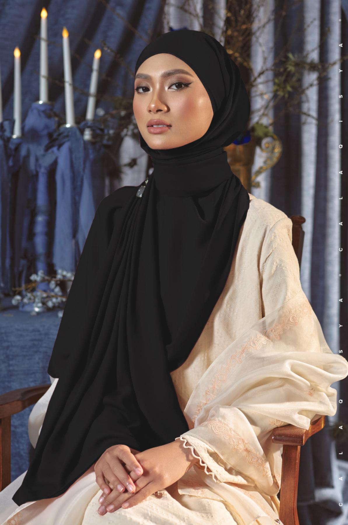 daniah-shawl-in-black-20240215184344