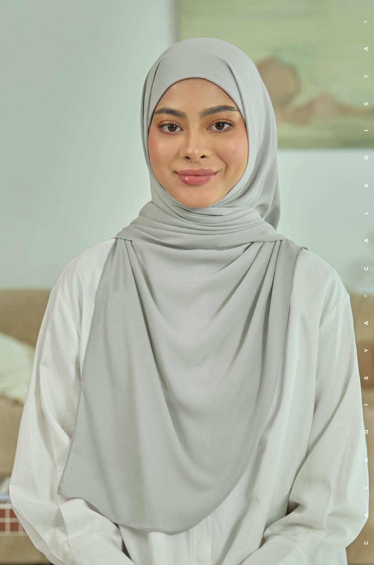 daniah-tie-back-underchin-in-quiet-grey-01-20240710180316