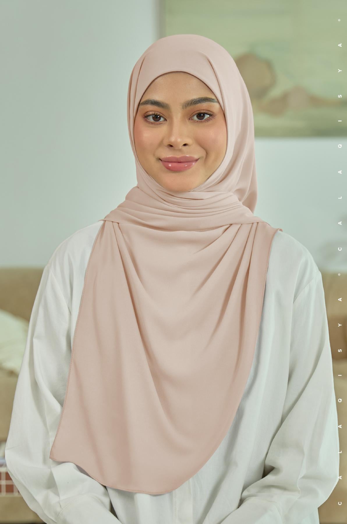 daniah-tie-back-underchin-in-rose-dust-01-20240710181017