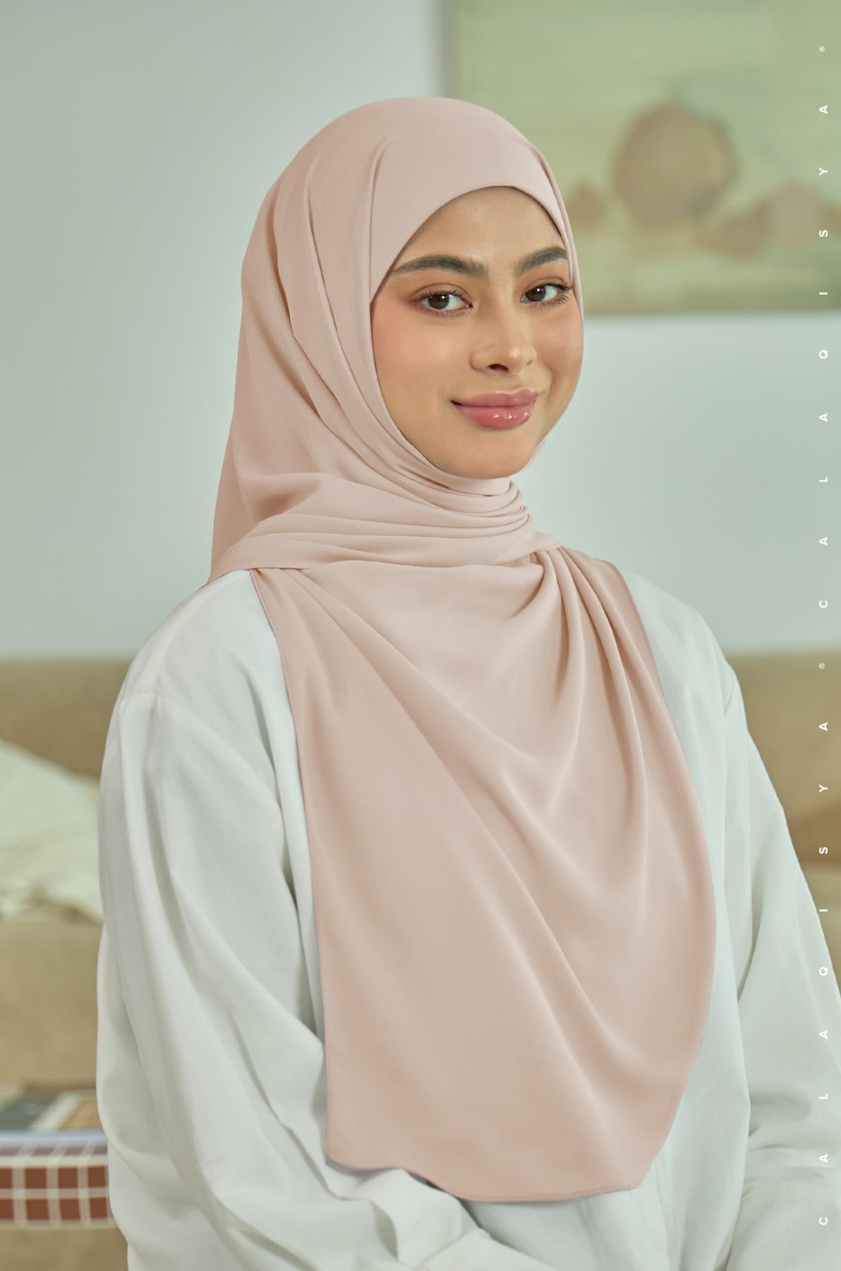 daniah-tie-back-underchin-in-rose-dust-02-20240710181017