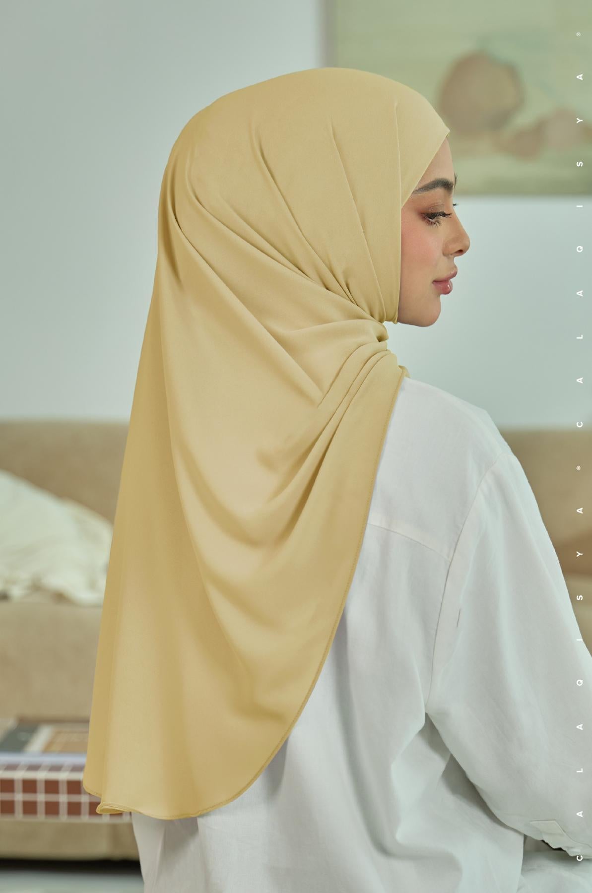 daniah-tie-back-underchin-in-yellow-cream-02-20240710181509