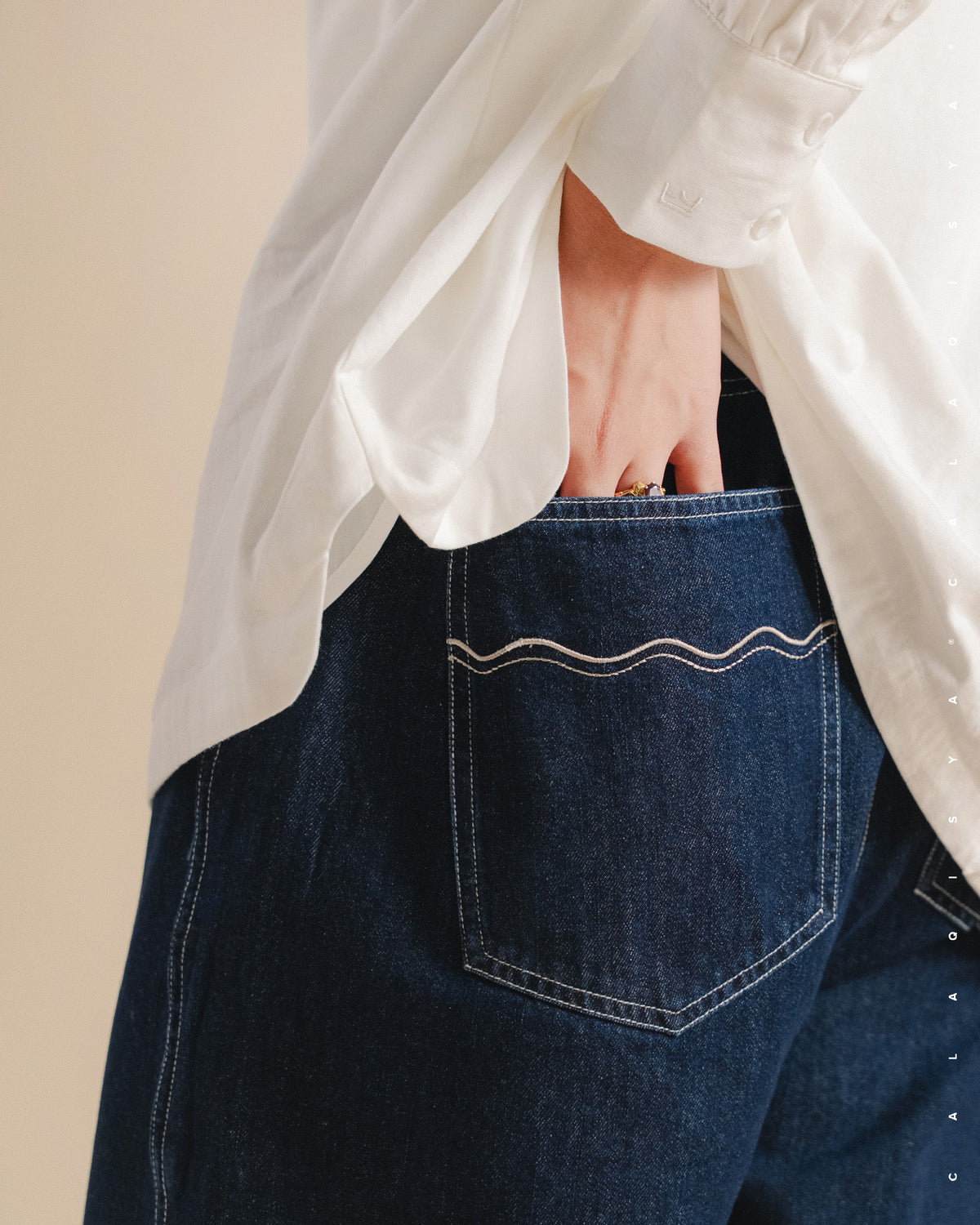 CRISP JEANS IN DARK BLUE DENIM