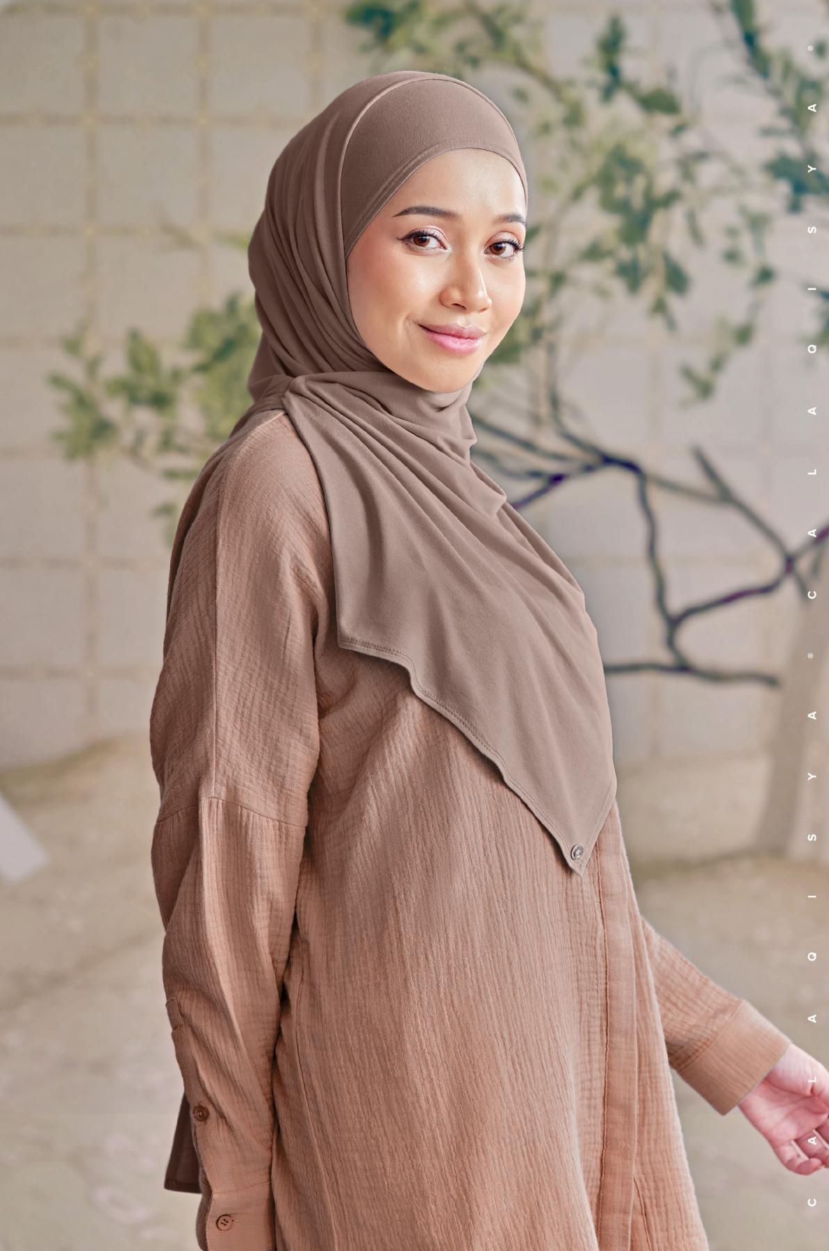 element-shawl-in-caribou-02-20230209154502