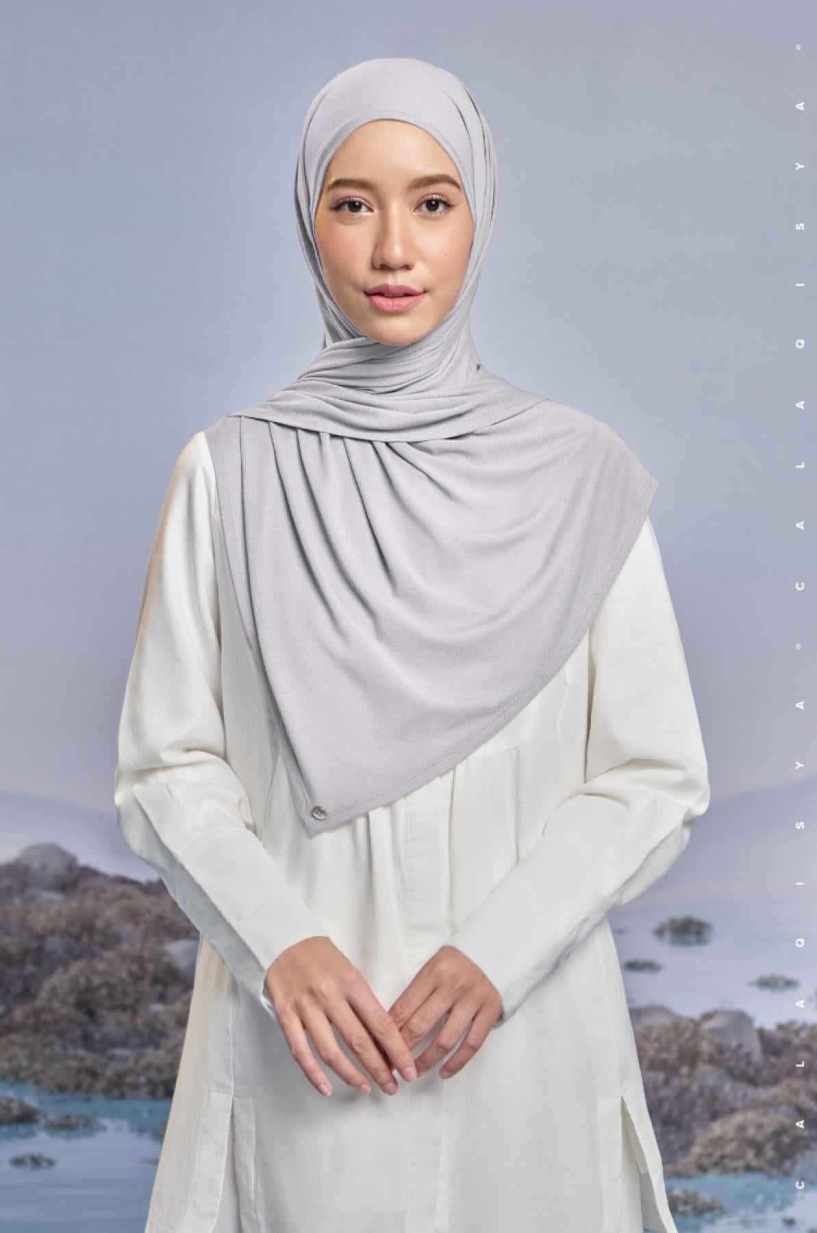 element-shawl-in-quiet-grey-02-20230627171237