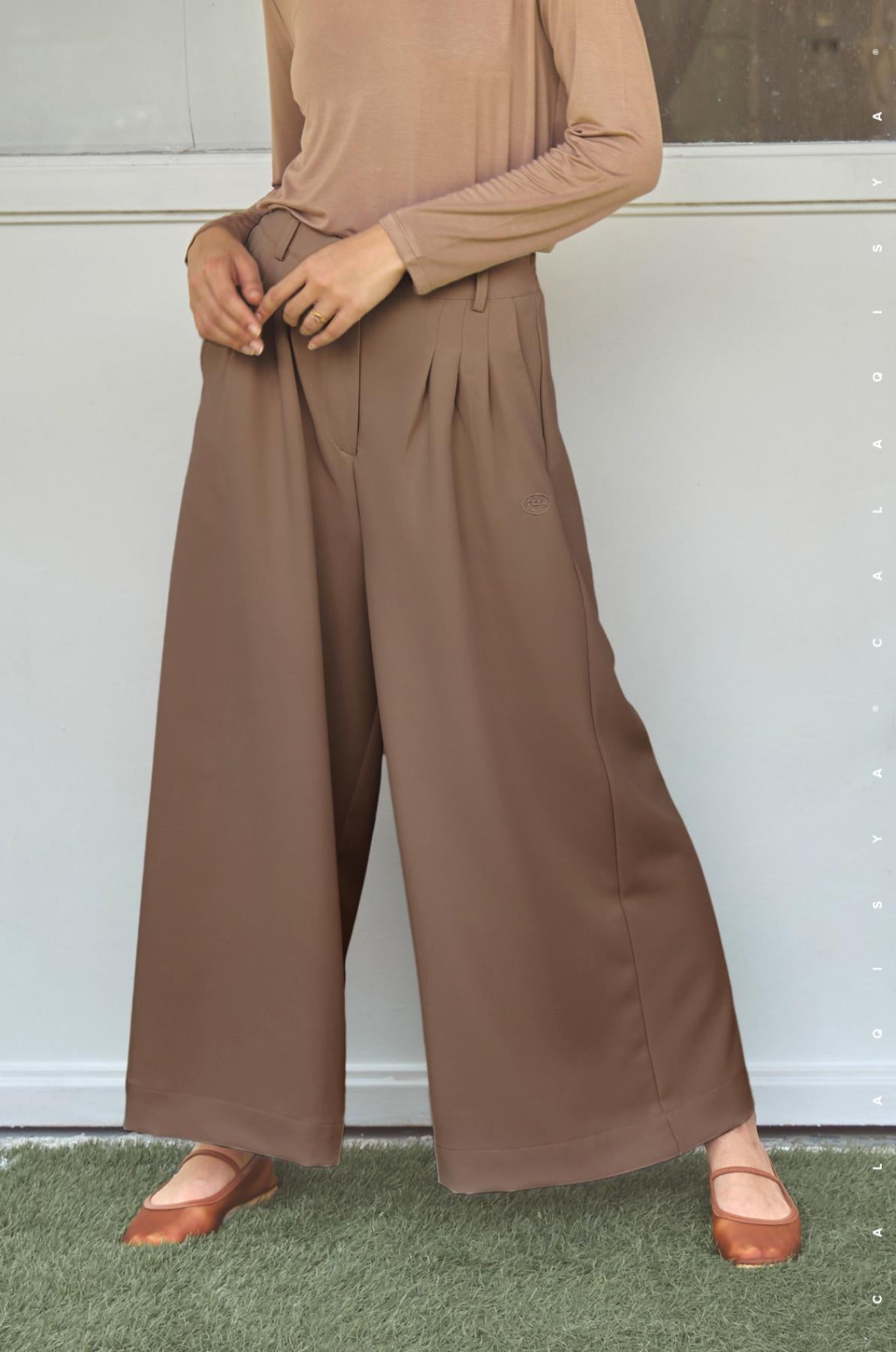 elsie-pants-in-deep-taupe-20240628120501