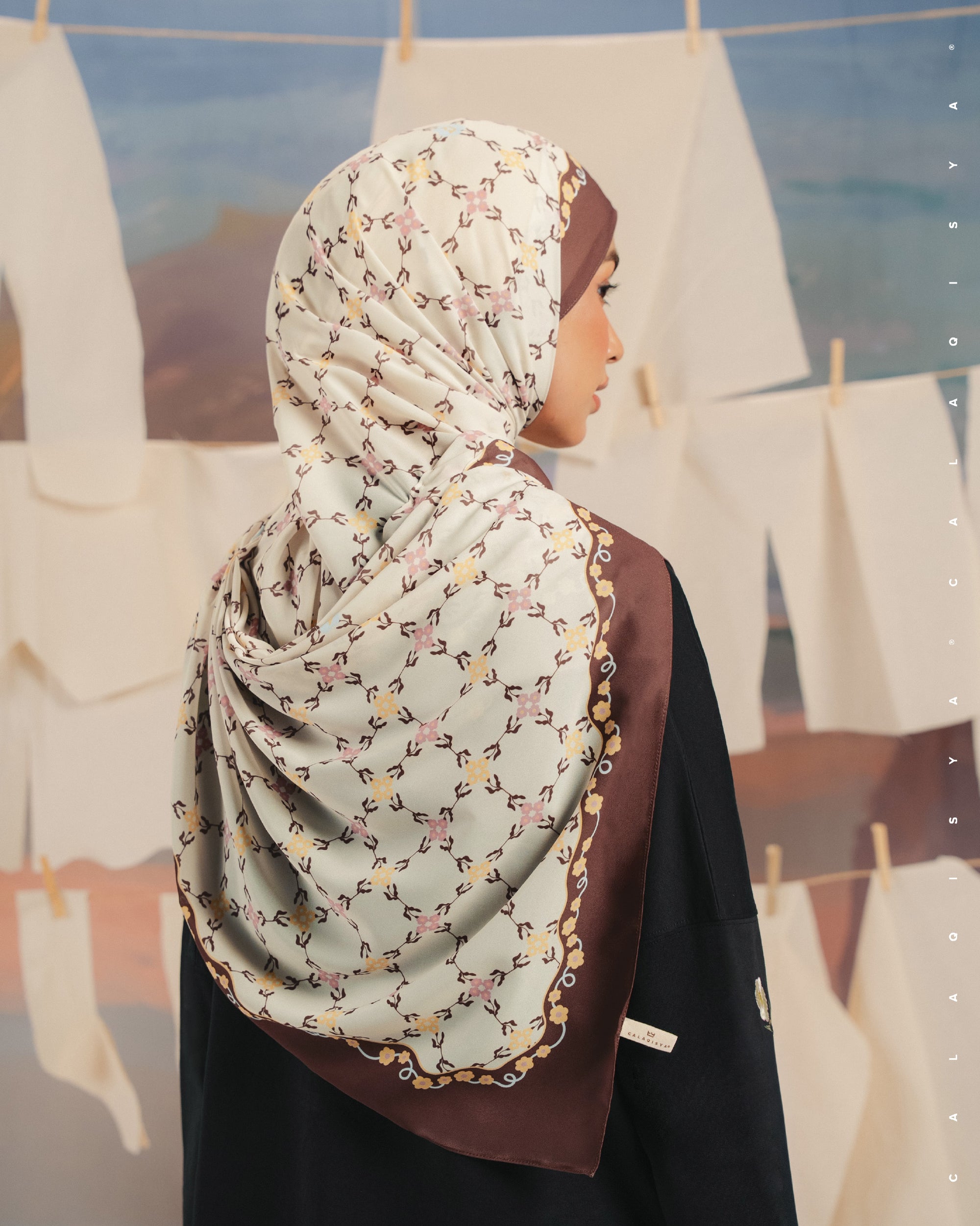 CQ X MACHINO NEST SHAWL IN GARDENIA