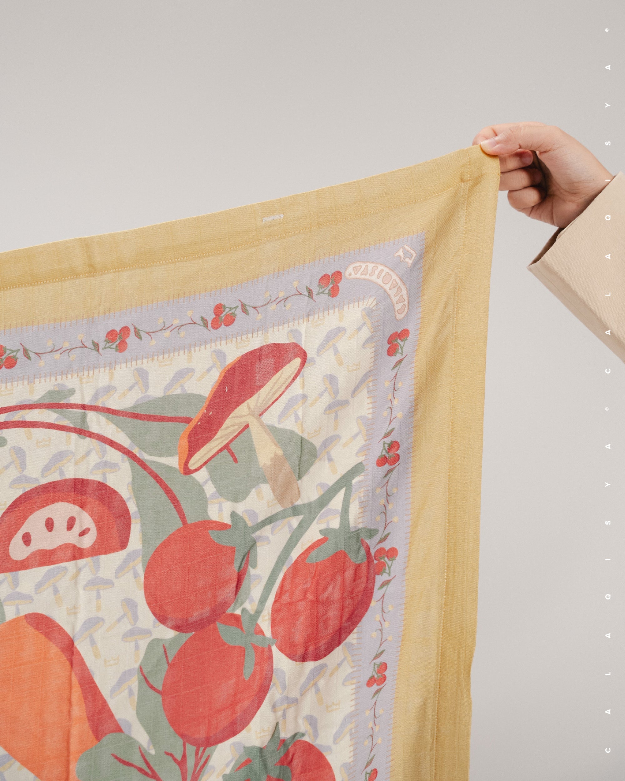 UNEARTHLY DIARIES BONNIE SWADDLE CLASSIC IN HONEY MUSTARD
