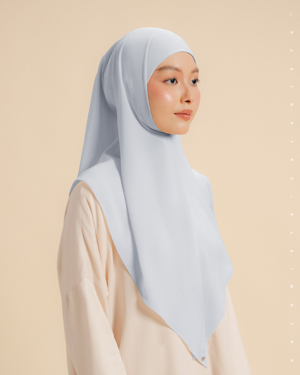 DANIAH TIE BACK UNDERCHIN (TRIANGLE) IN ILLUSION BLUE
