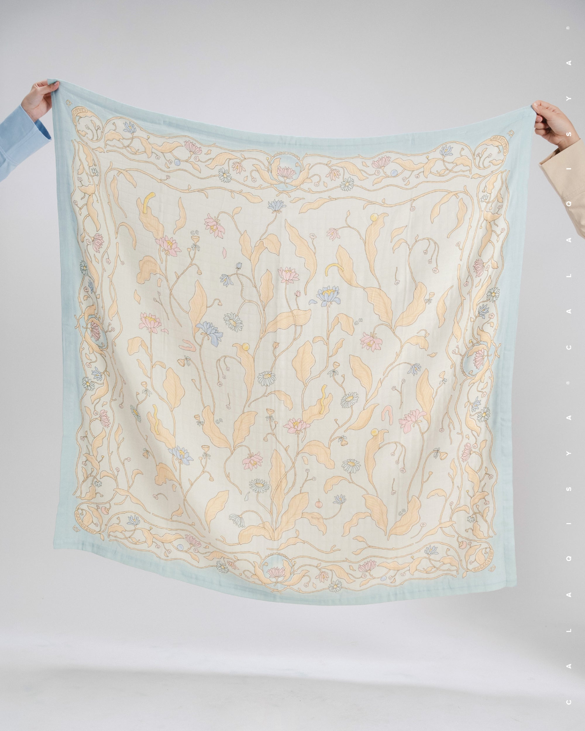 BONNIE SWADDLE CLASSIC IN IVORY