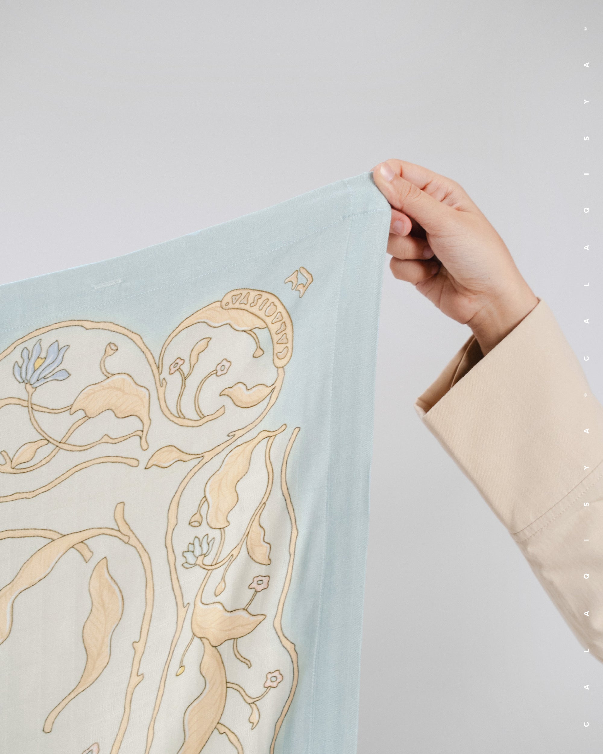 BONNIE SWADDLE CLASSIC IN IVORY