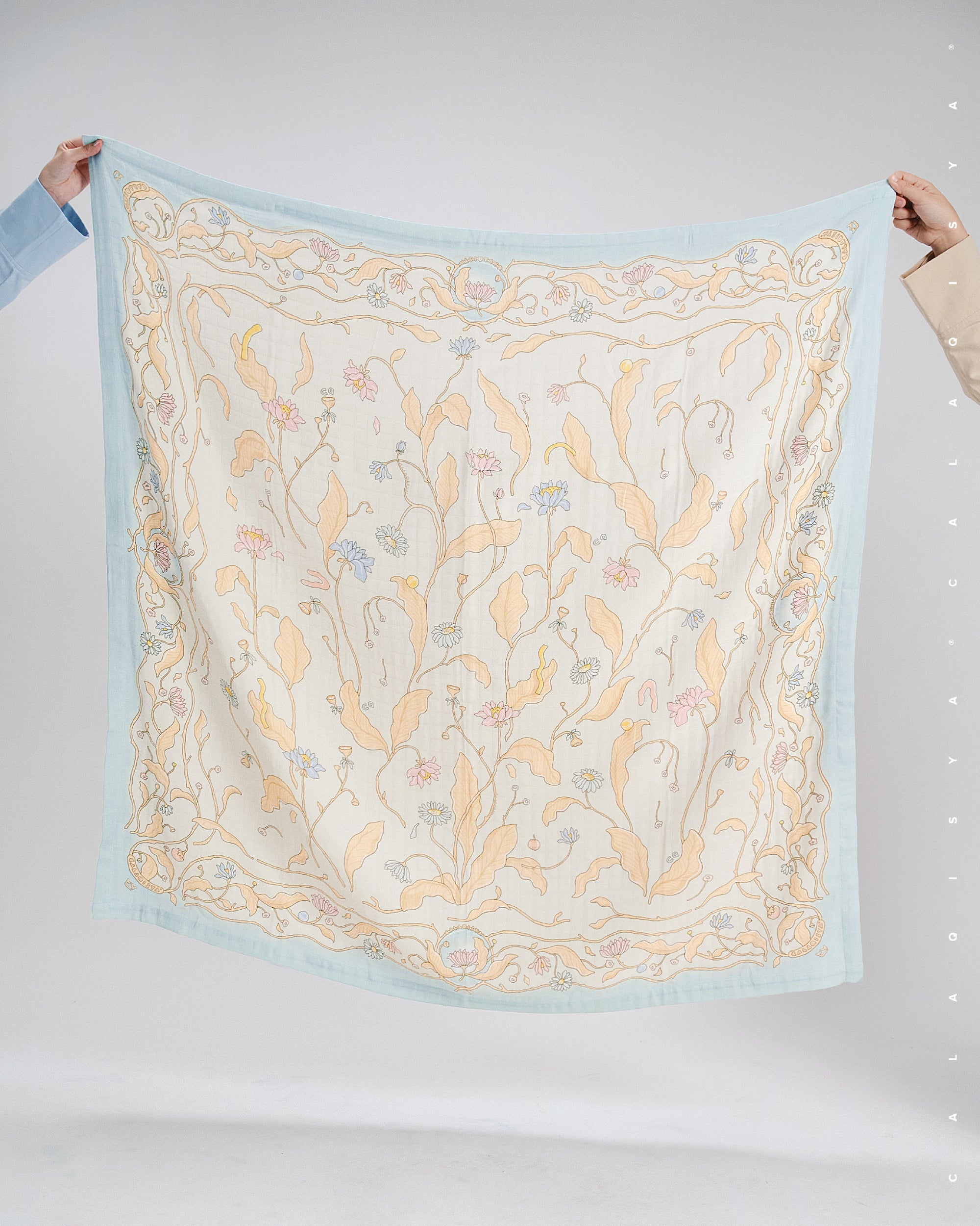 BONNIE SWADDLE CLASSIC IN IVORY