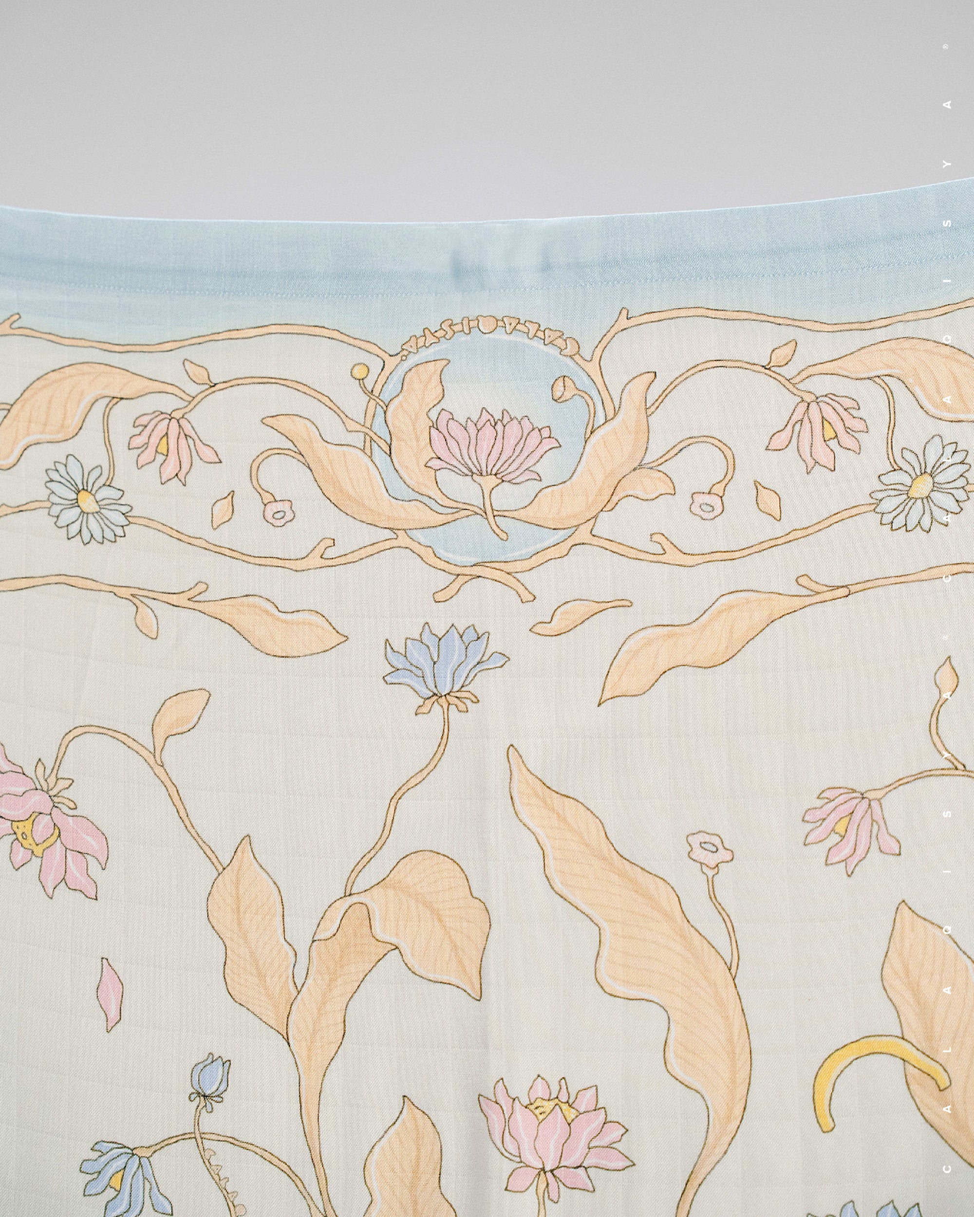 BONNIE SWADDLE CLASSIC IN IVORY