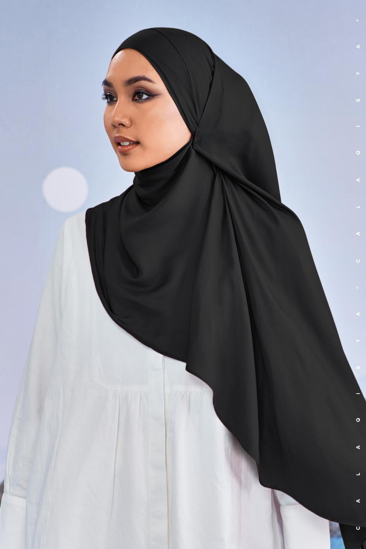 laurel-shawl-in-black-01-20230627170246