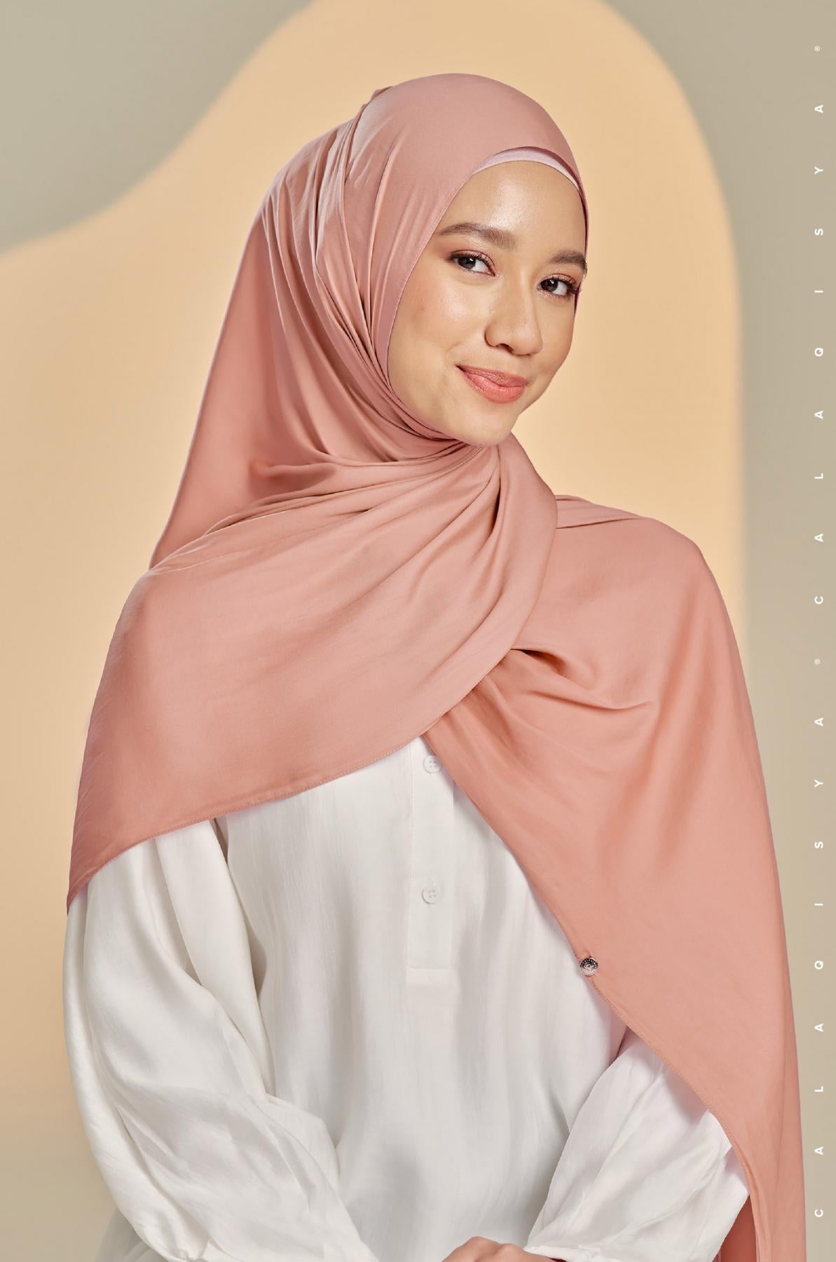 laurel-shawl-in-dusty-coral-20230321183929