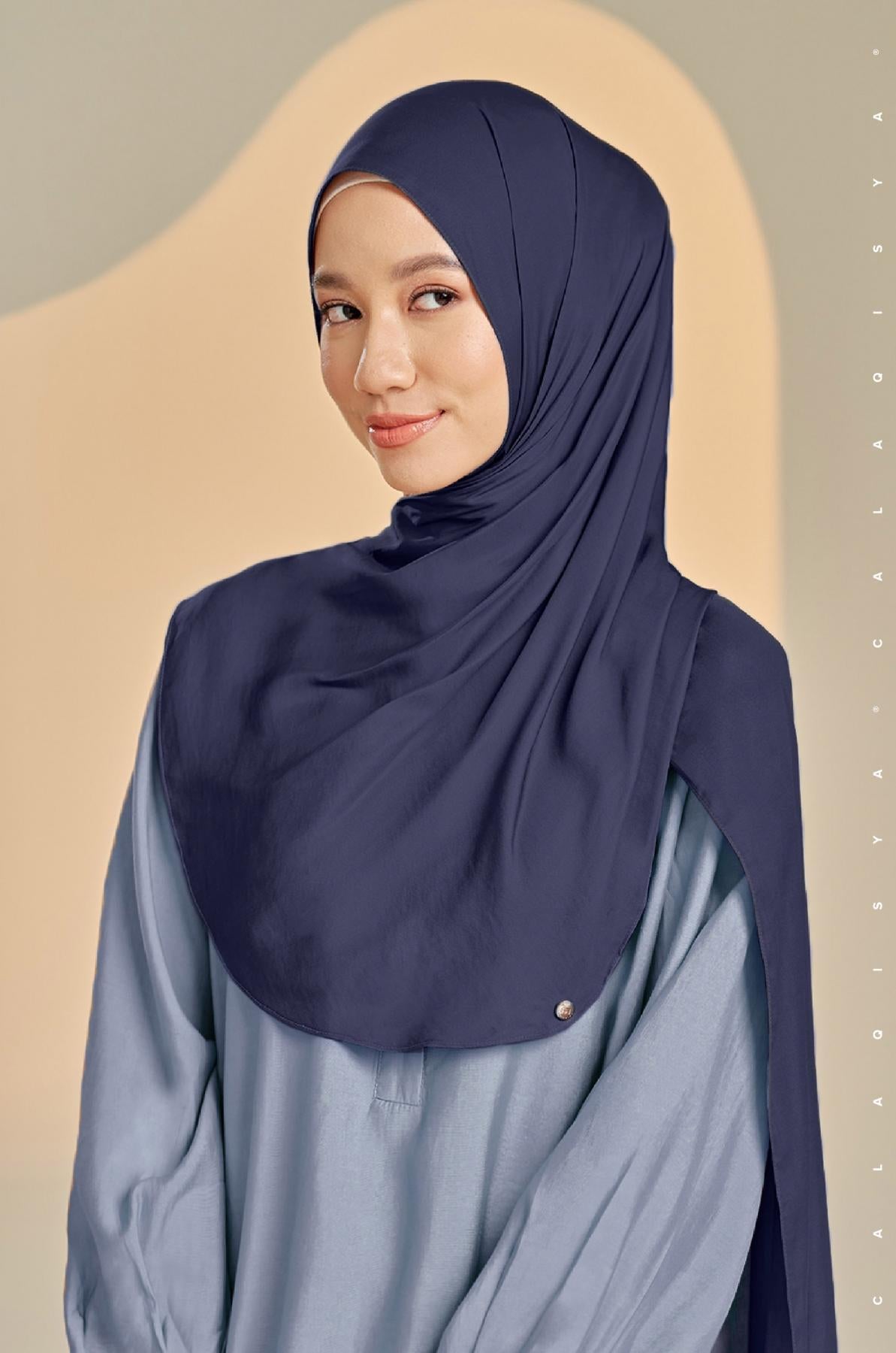 laurel-shawl-in-navy-blue-20230321184830