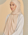 laurel-shawl-in-pearled-ivory-20230321184953