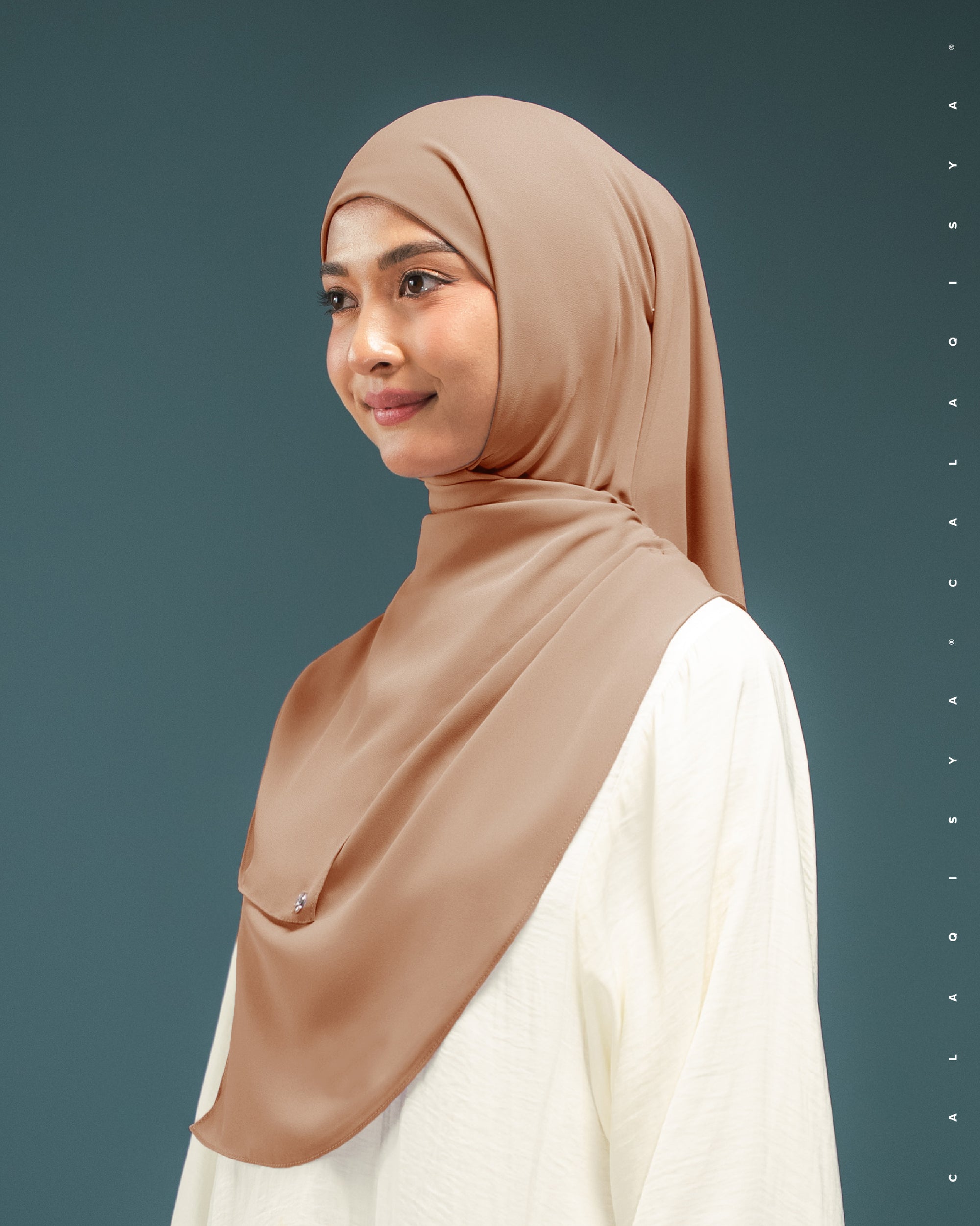 DANIAH TIE BACK UNDERCHIN IN MACAROON