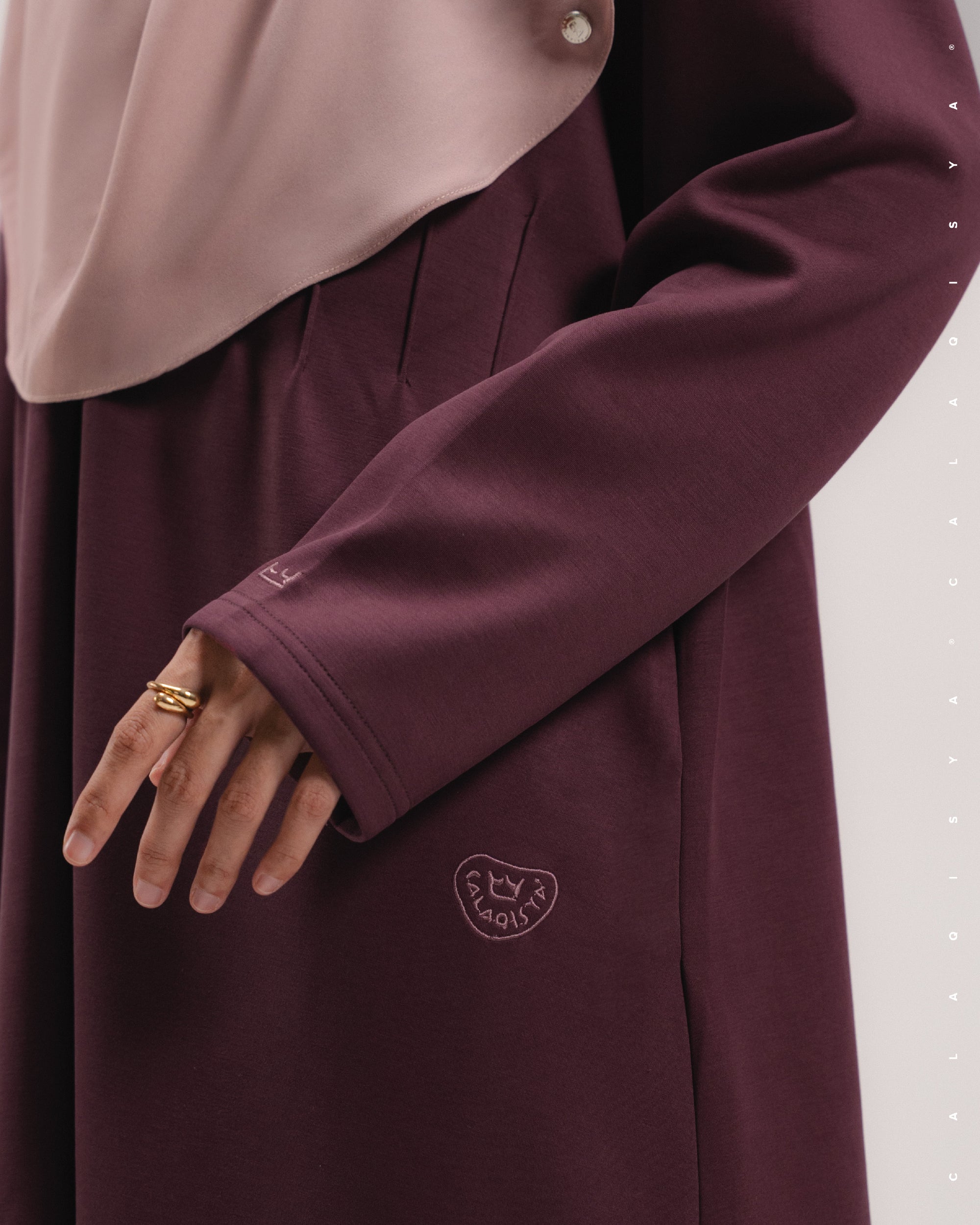 RUSH DOVE PINTUCK DRESS IN MAROON BANNER