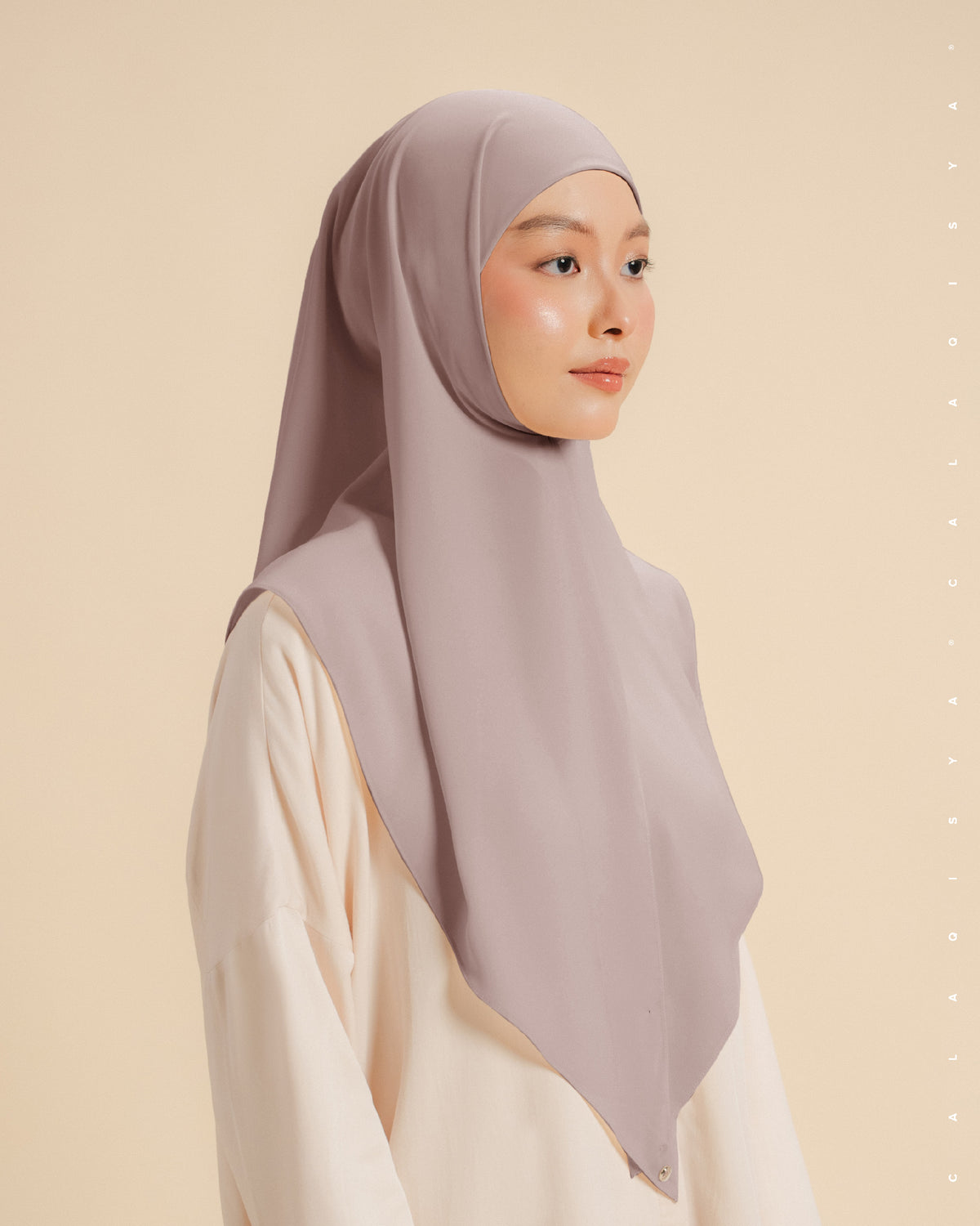 DANIAH TIE BACK UNDERCHIN (TRIANGLE) IN MUSHROOM