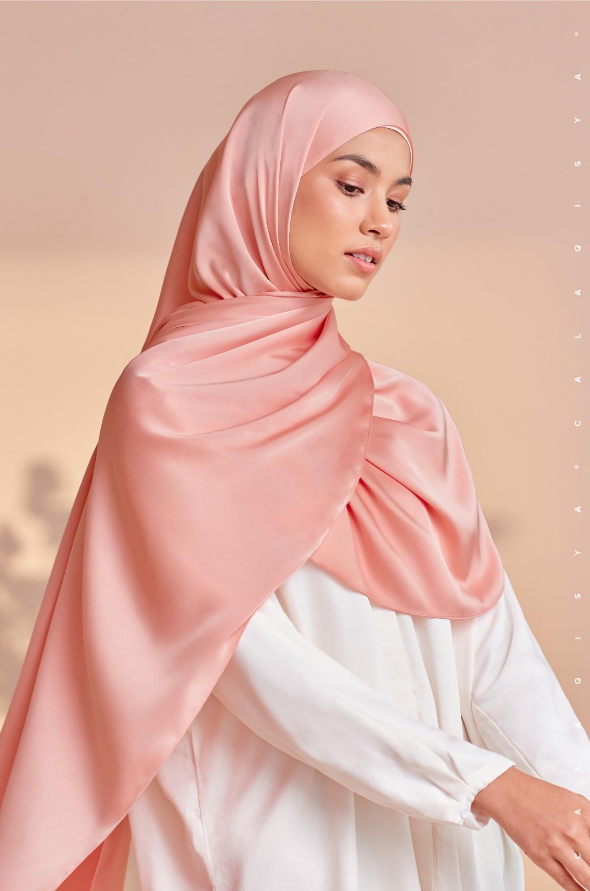 nena-shawl-peach-pearl-01-20220421161742