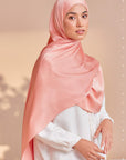 nena-shawl-peach-pearl-02-20220421161742