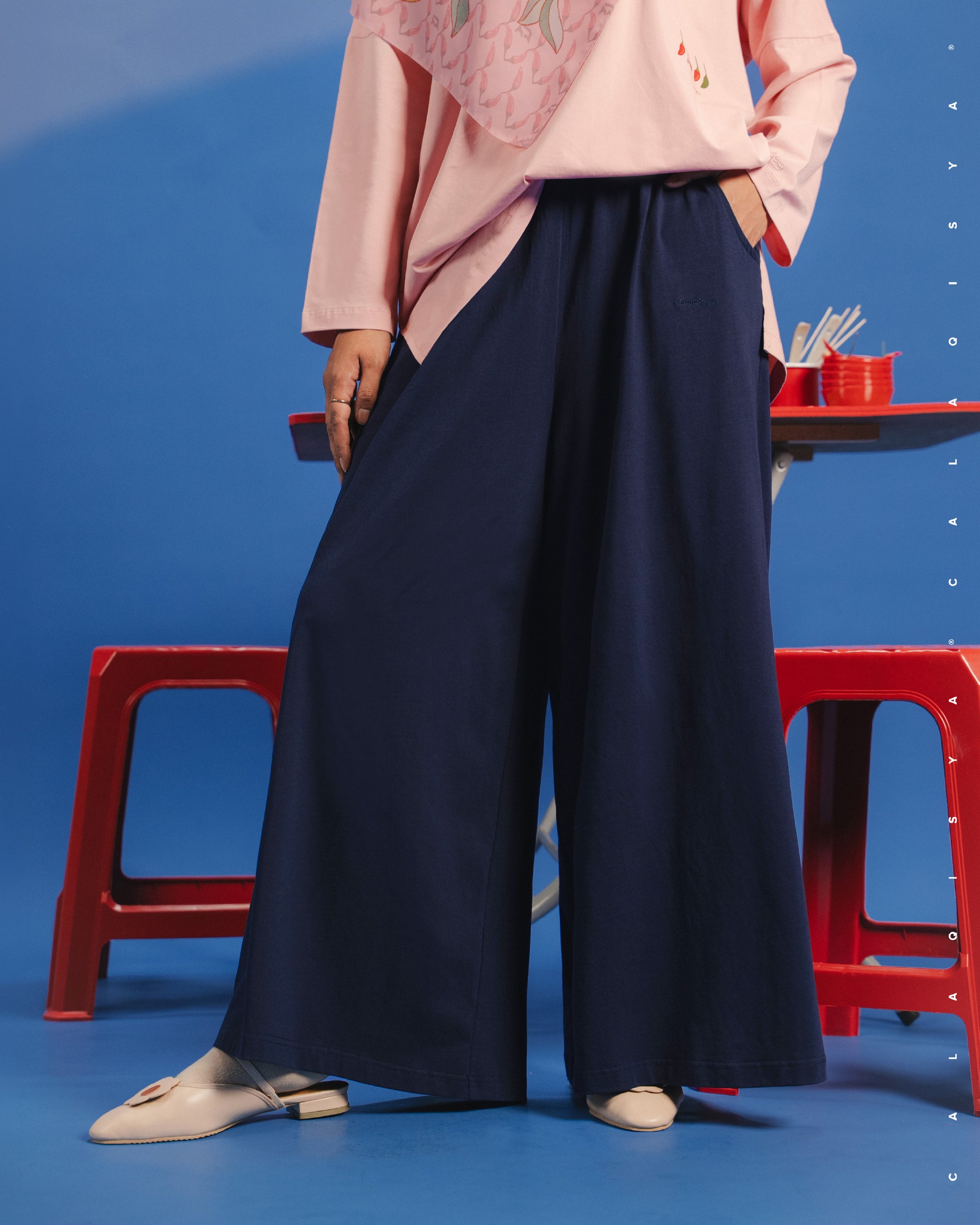 LIGHT FLARE PANTS IN NIGHT SKY