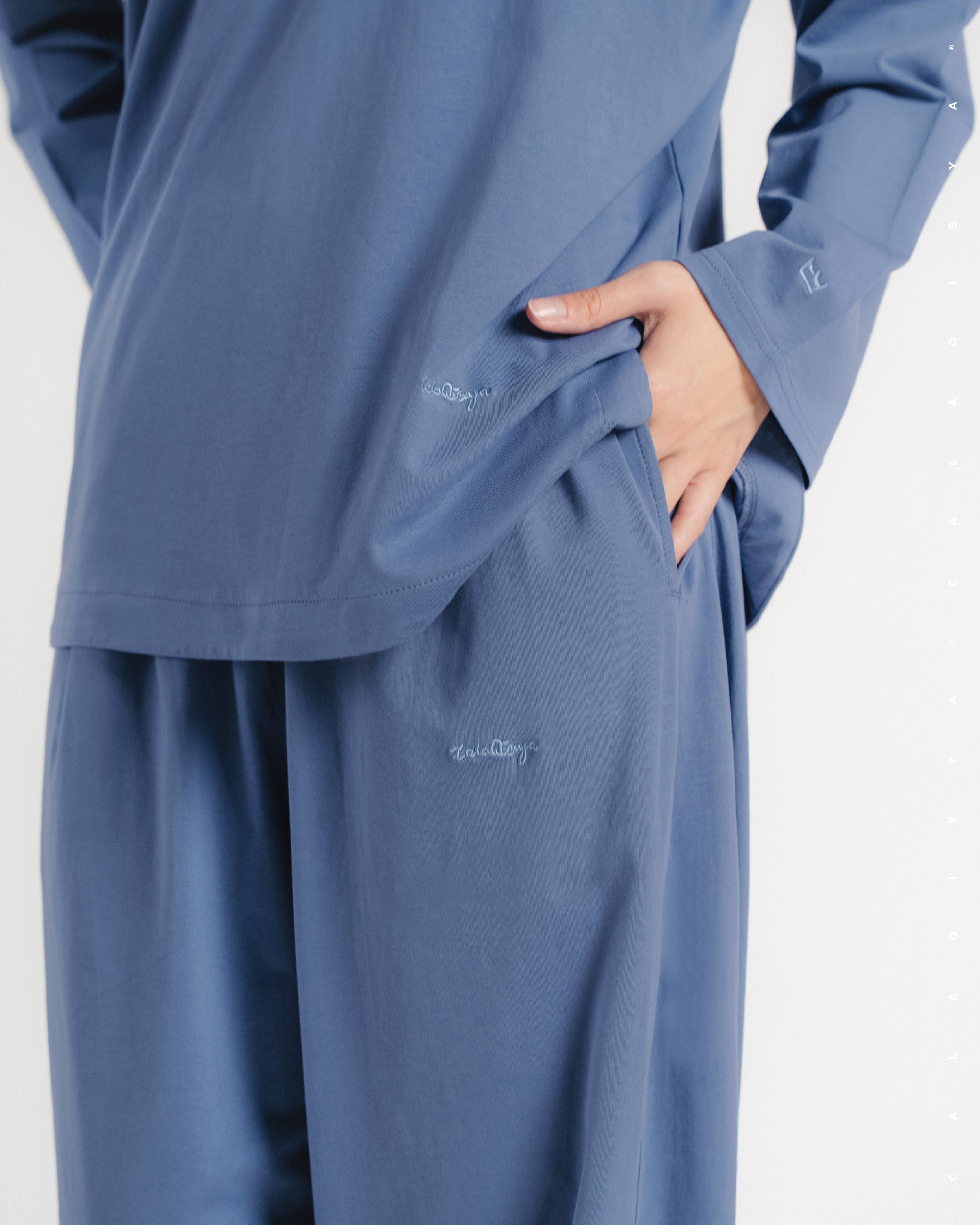 LIGHT COCOON PANTS IN NIGHTSHADOW BLUE
