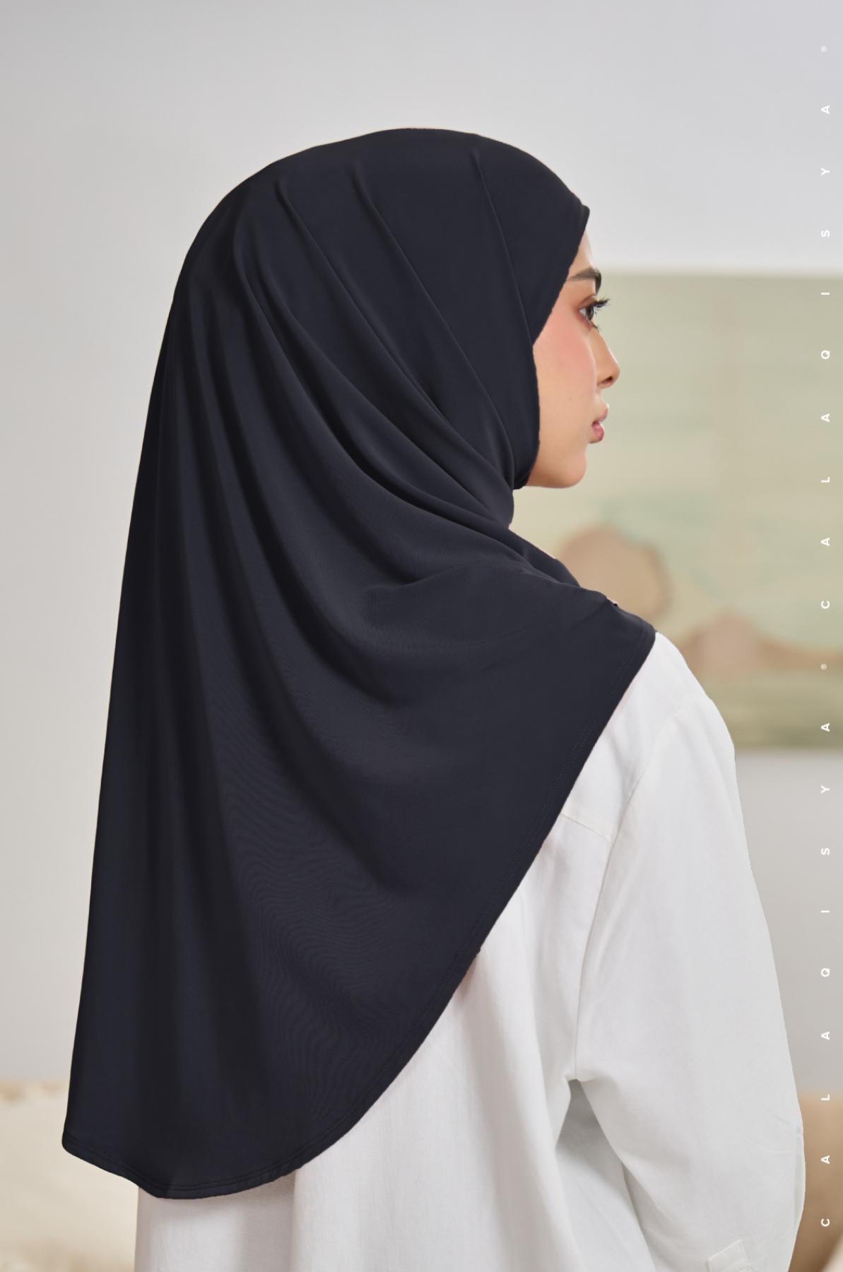 nura-tieback-underchin-in-night-sky-01-20240710174913