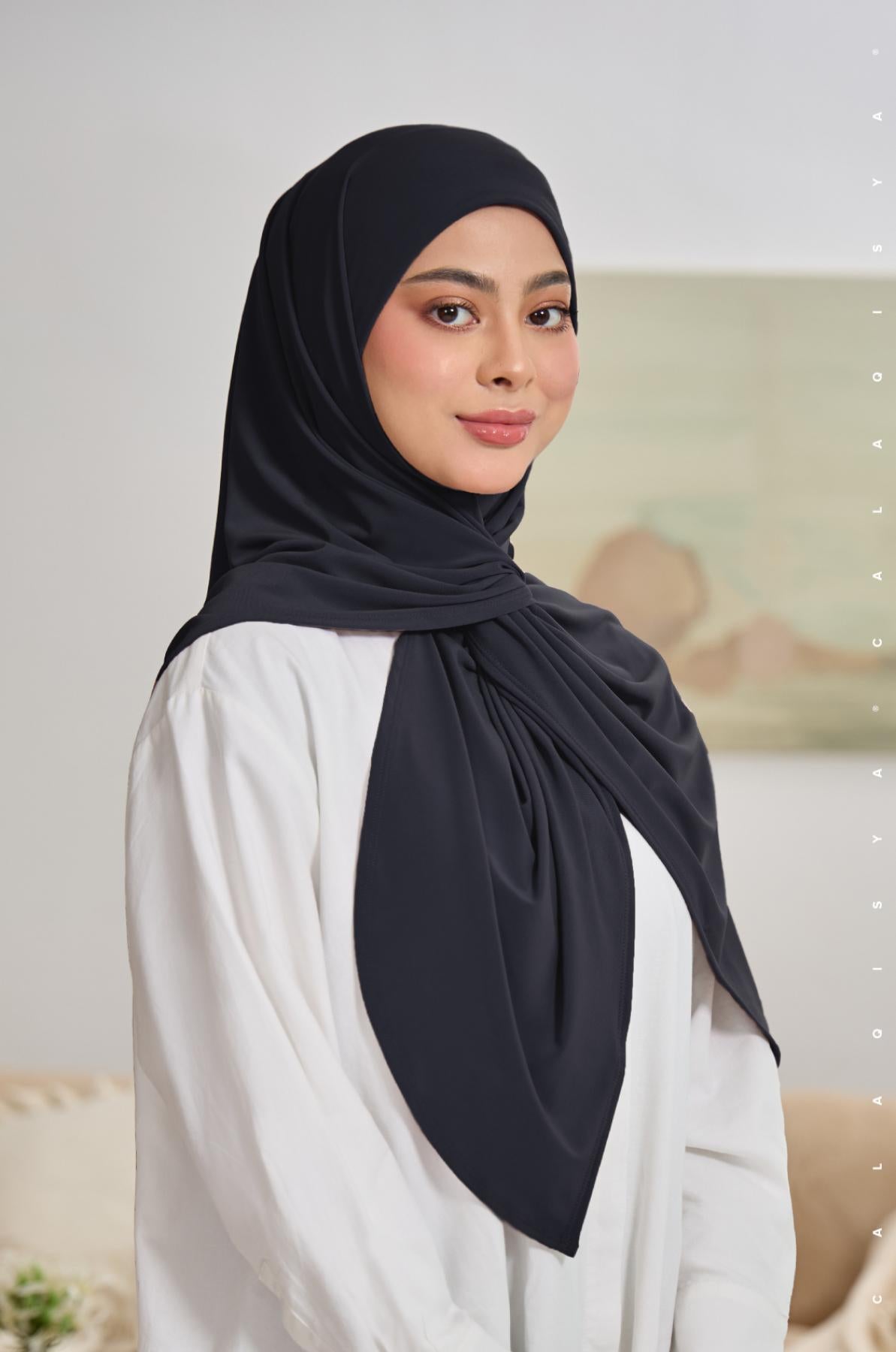 nura-tieback-underchin-in-night-sky-02-20240710174913