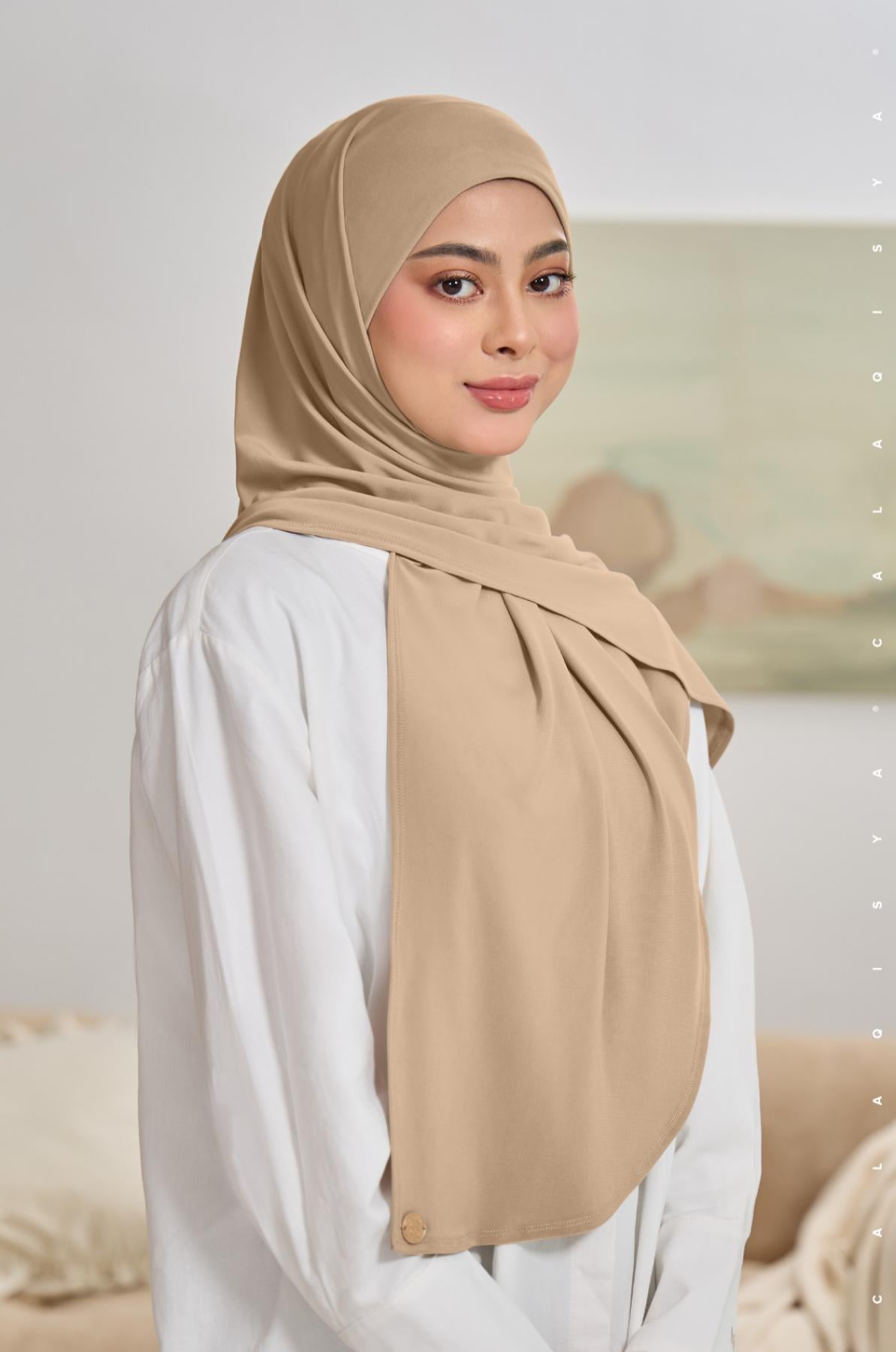 nura-tieback-underchin-in-wheat-01-20240710174737