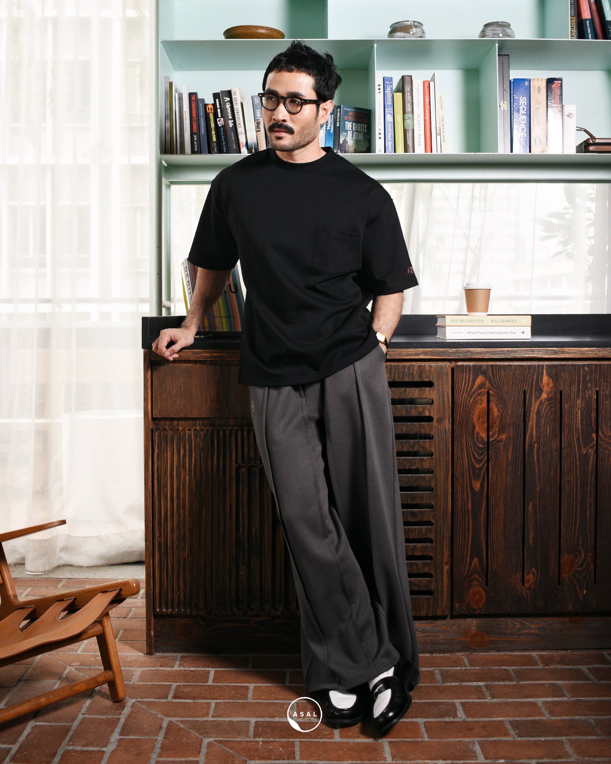 MINO PINTUCK PANTS IN OBSIDIAN
