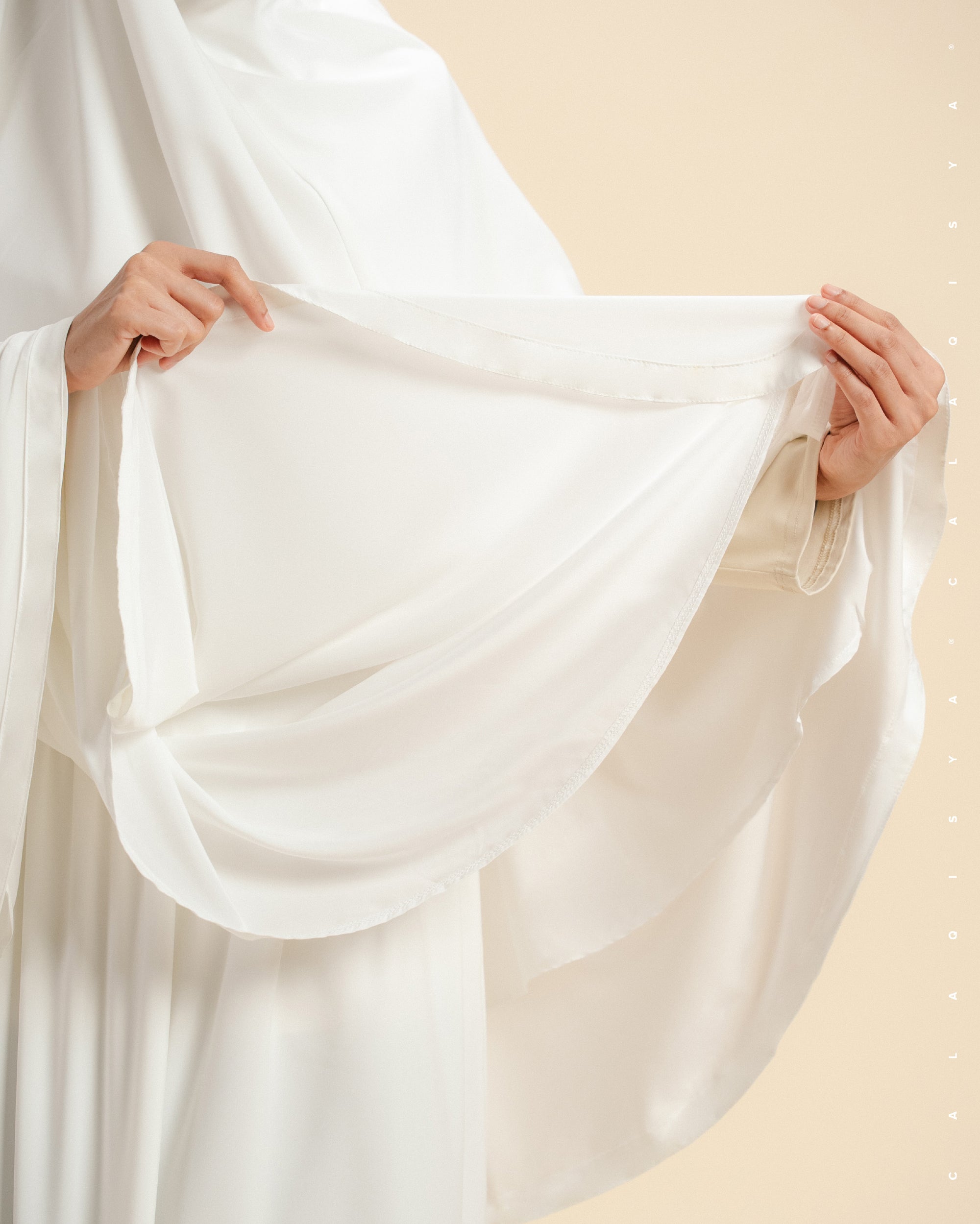 SERENE PRAYER VEIL IN OFF WHITE (FULLY LINED)
