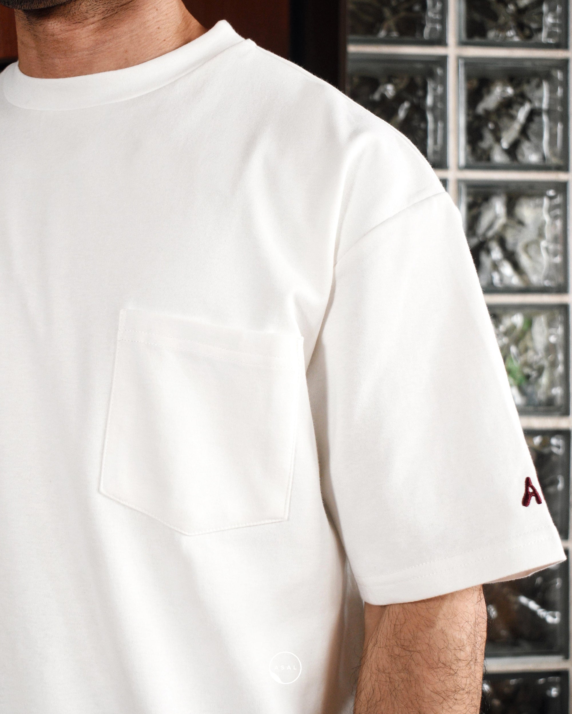 ASAL LEOS OVERSIZED T-SHIRT (MED) IN OFF WHITE