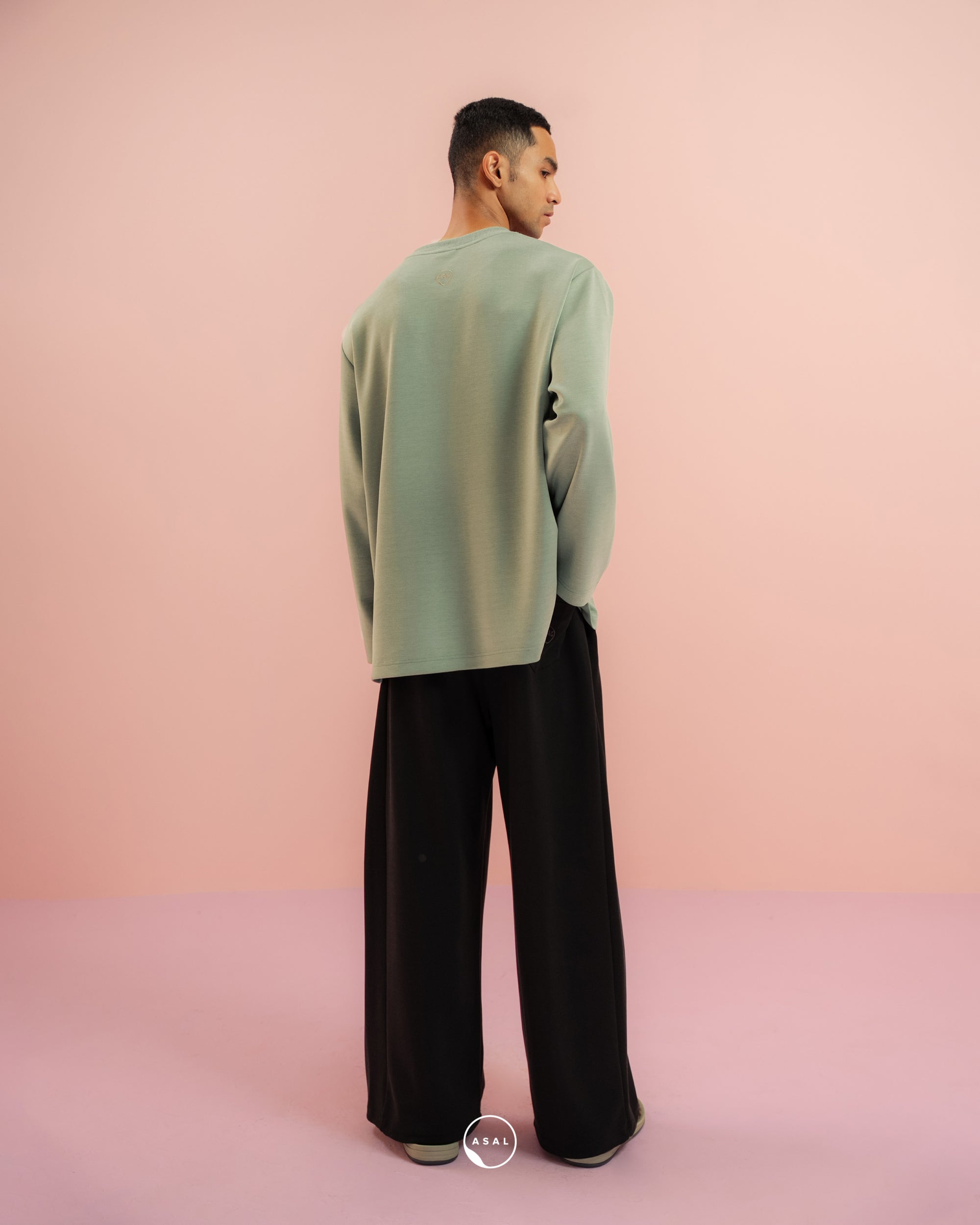 LEOS RUSH LONG SLEEVE IN OIL GREEN