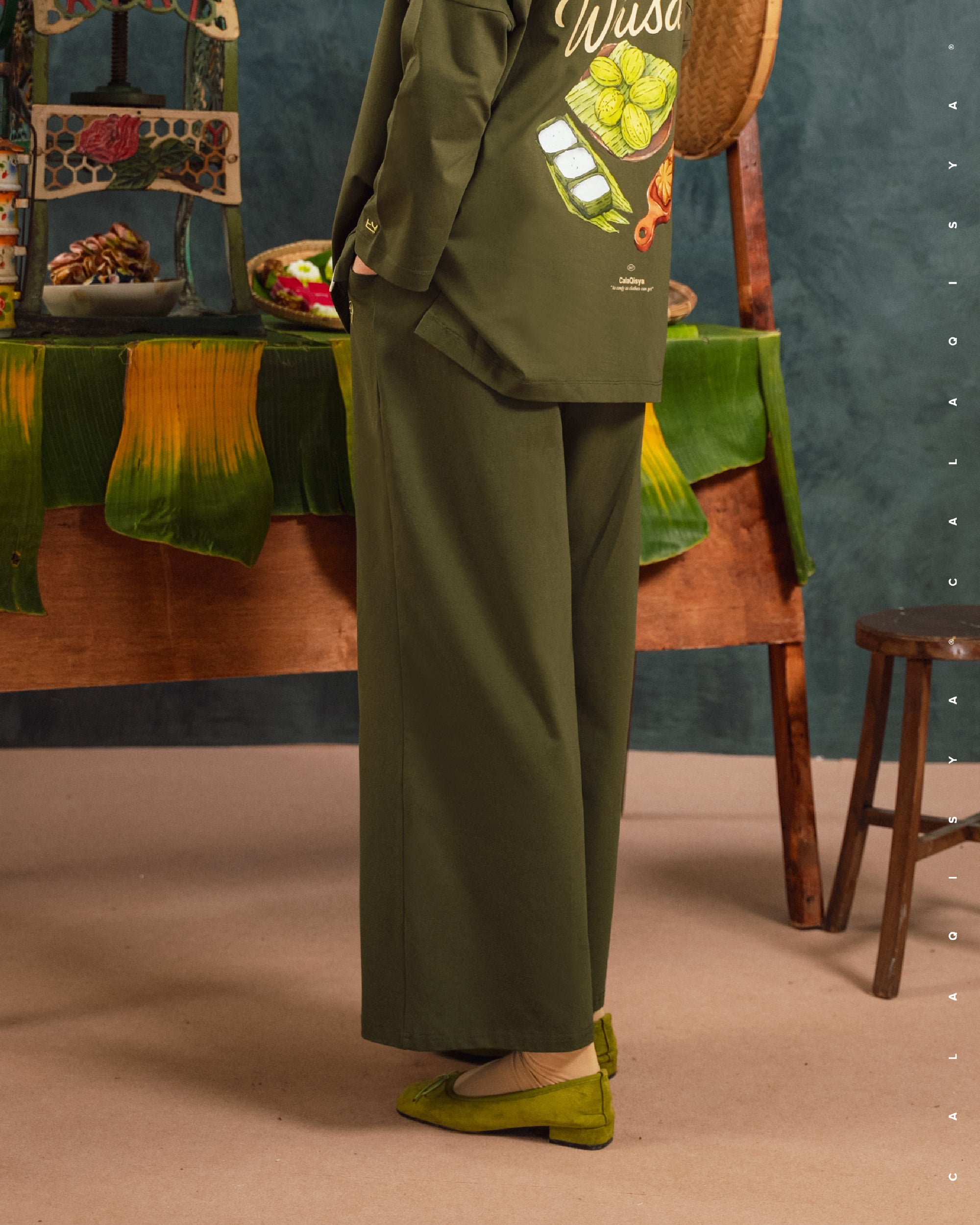 CLOUD STRAIGHT PANTS IN OLIVE NIGHT