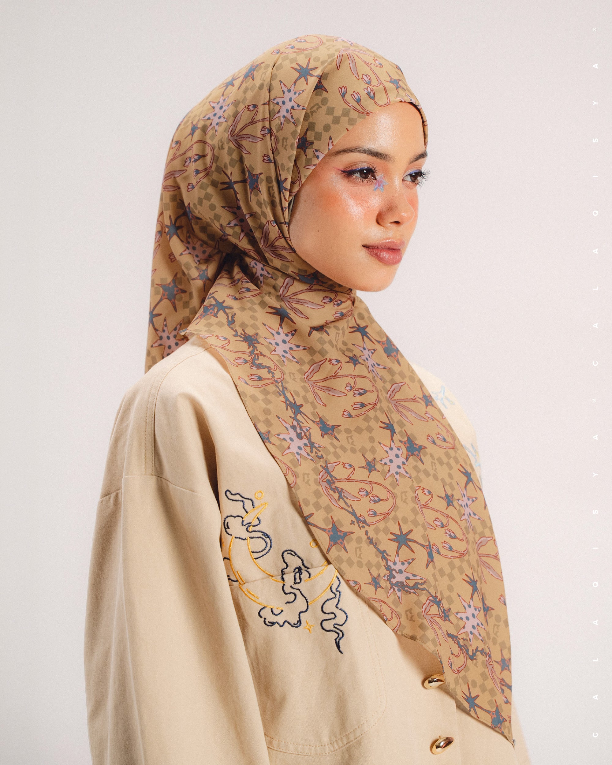 MAISON LUMIERE DANIAH TIE BACK UNDERCHIN IN OLIVENITE