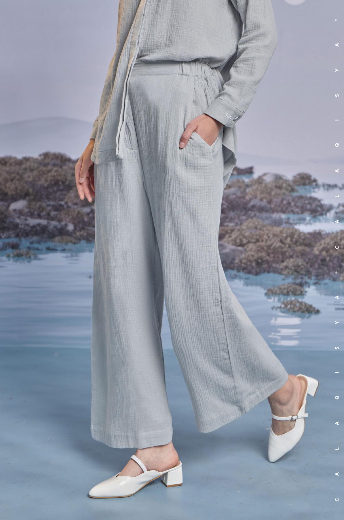 omi-pants-in-arctic-ice-02-20230713164902