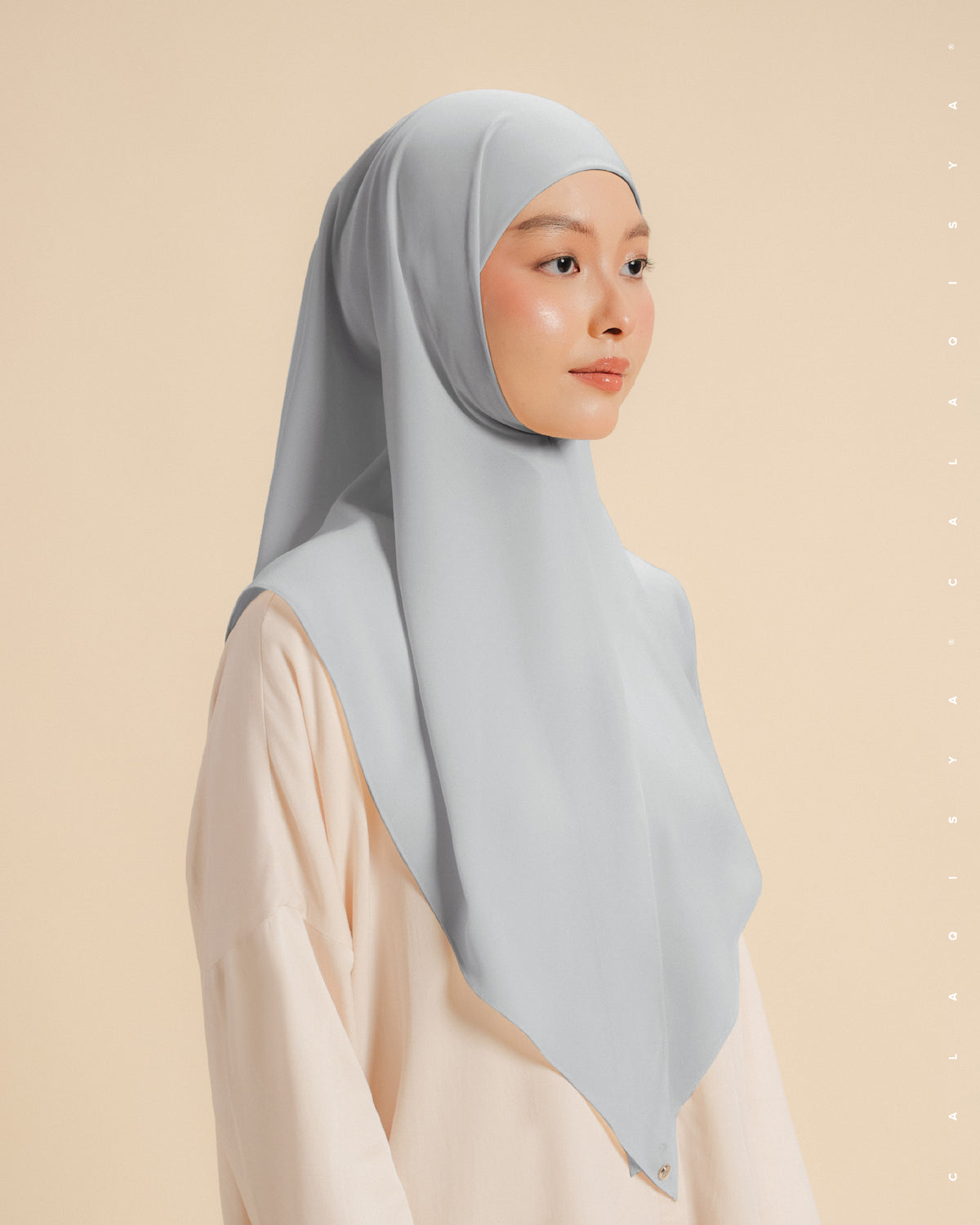 DANIAH TIE BACK UNDERCHIN (TRIANGLE) IN OYSTER MUSHROOM