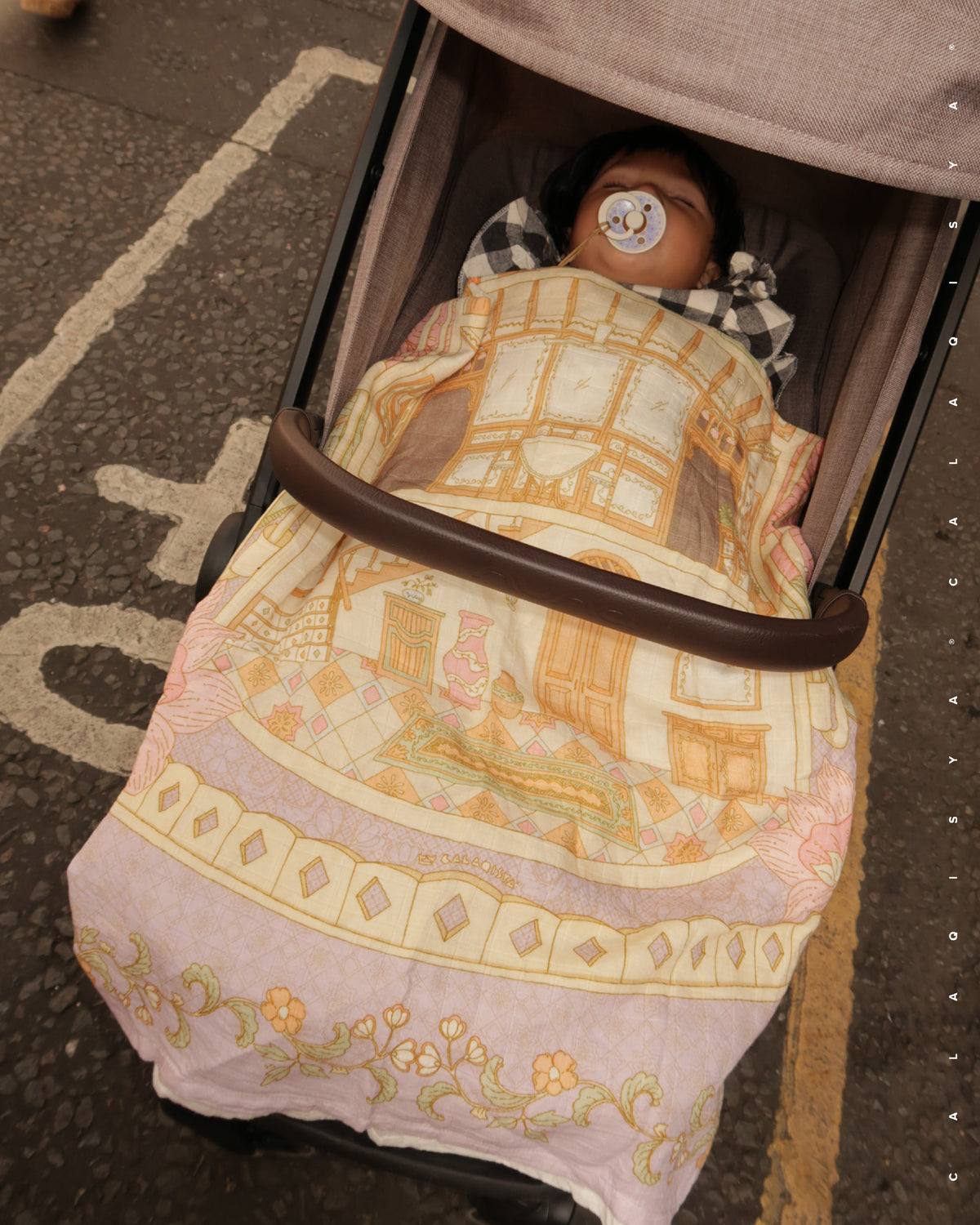 KITA: BONNIE SWADDLE CLASSIC 2.0 IN PASTEL LILAC