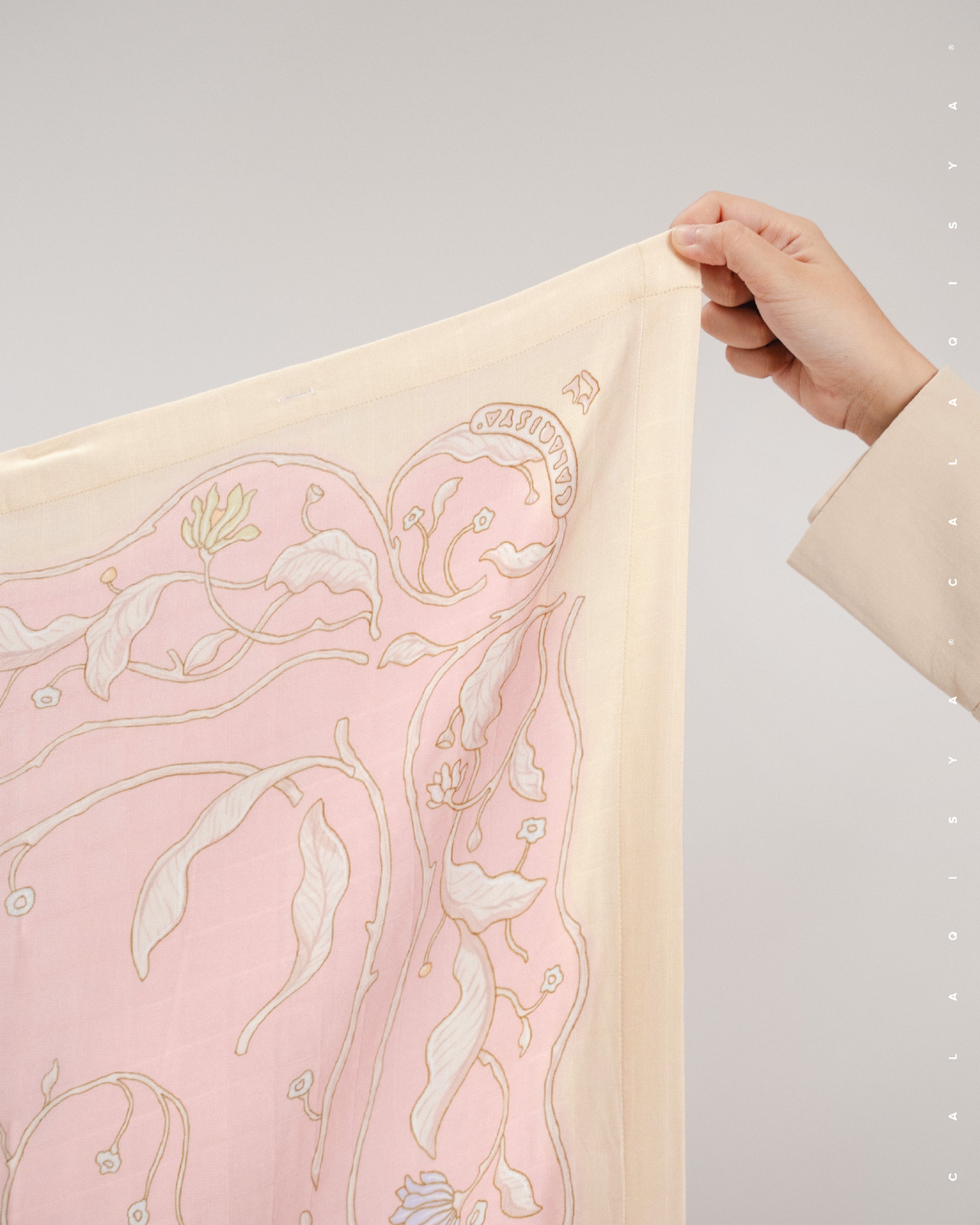 BONNIE SWADDLE CLASSIC IN PEONY